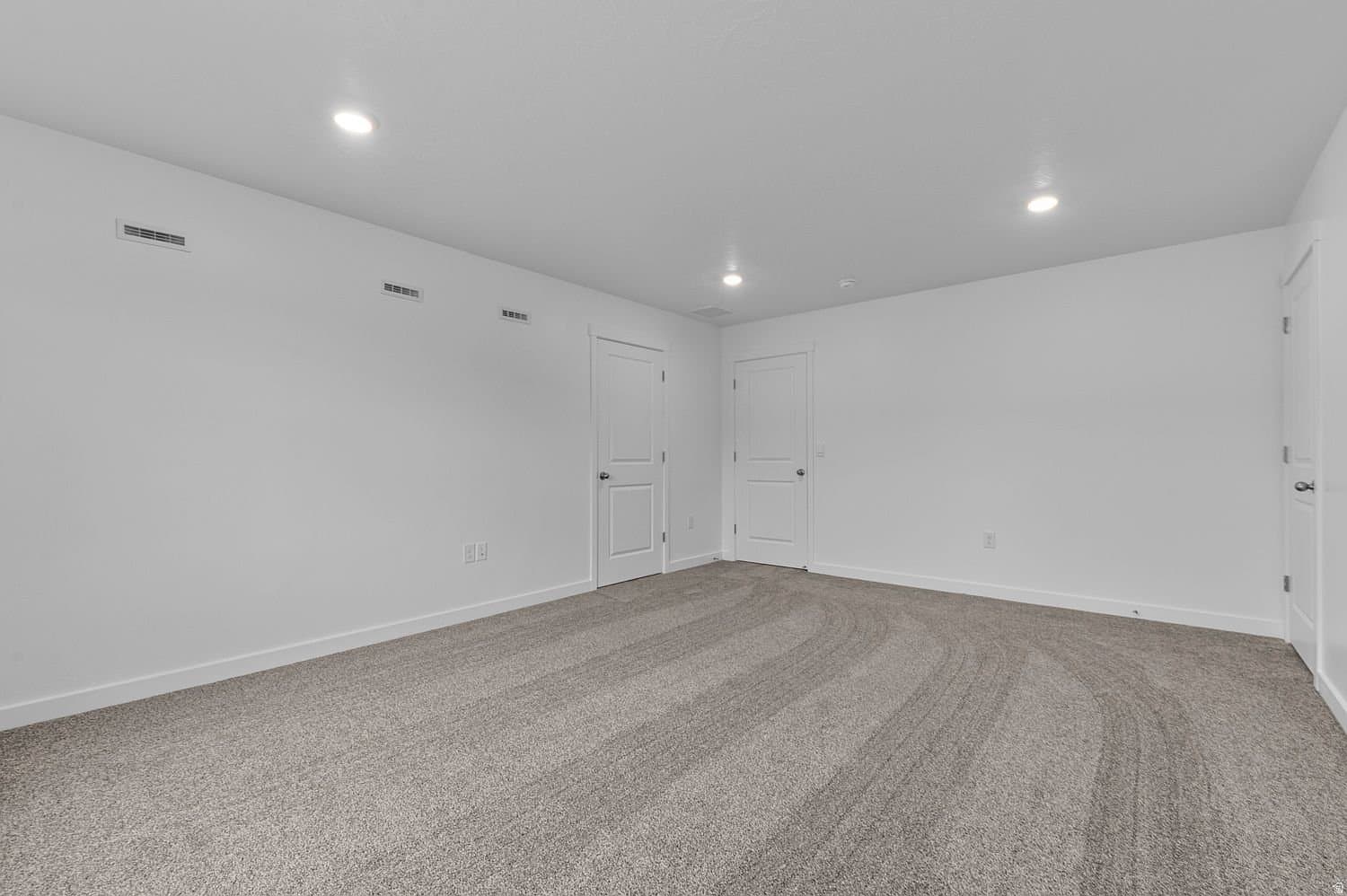 Salem Townhome: 1935 E Belmont Ln