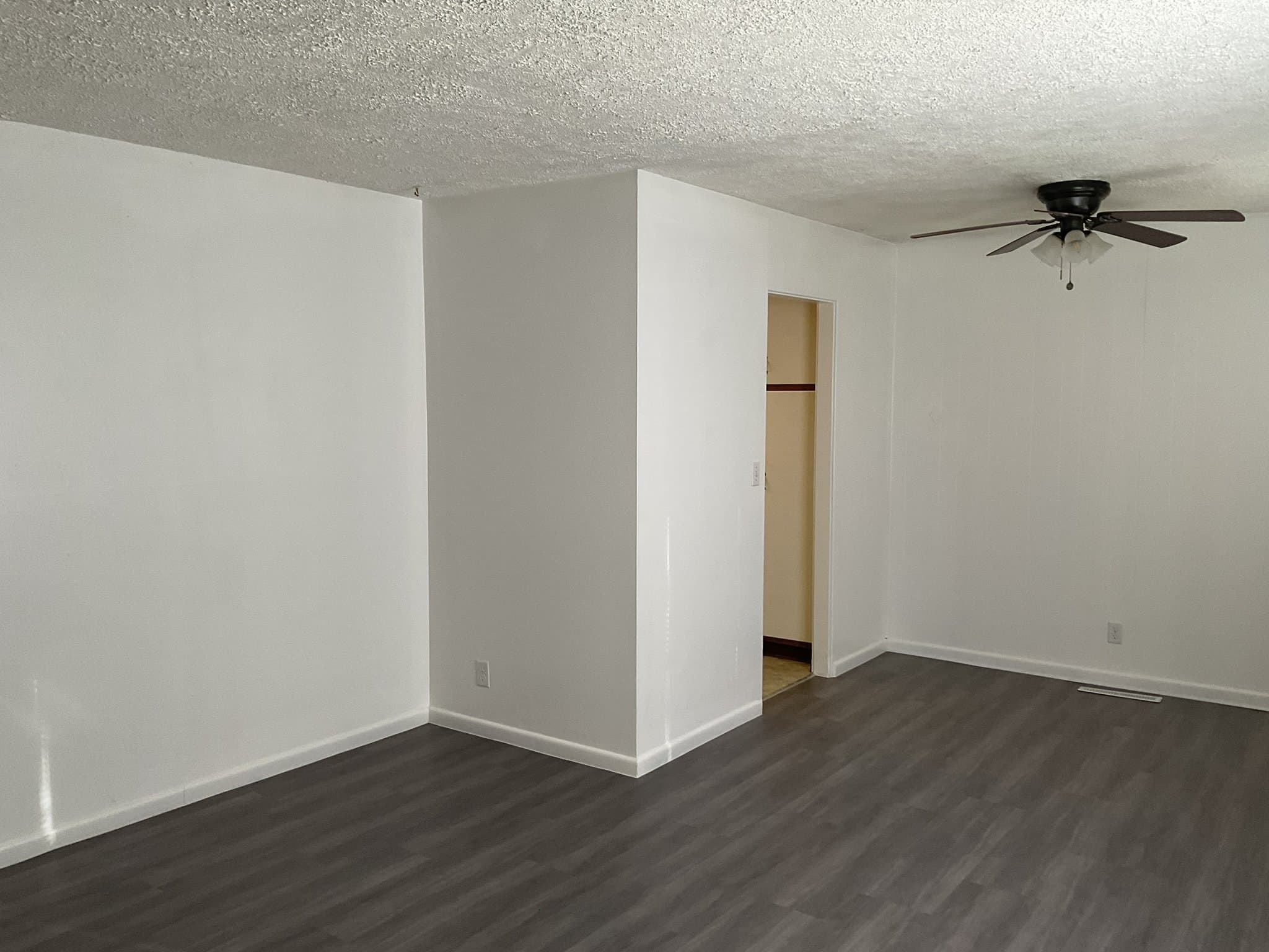 Omaha House: 671 S 69th Street