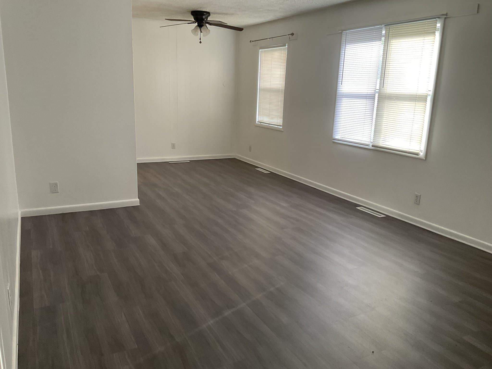 Omaha House: 671 S 69th Street