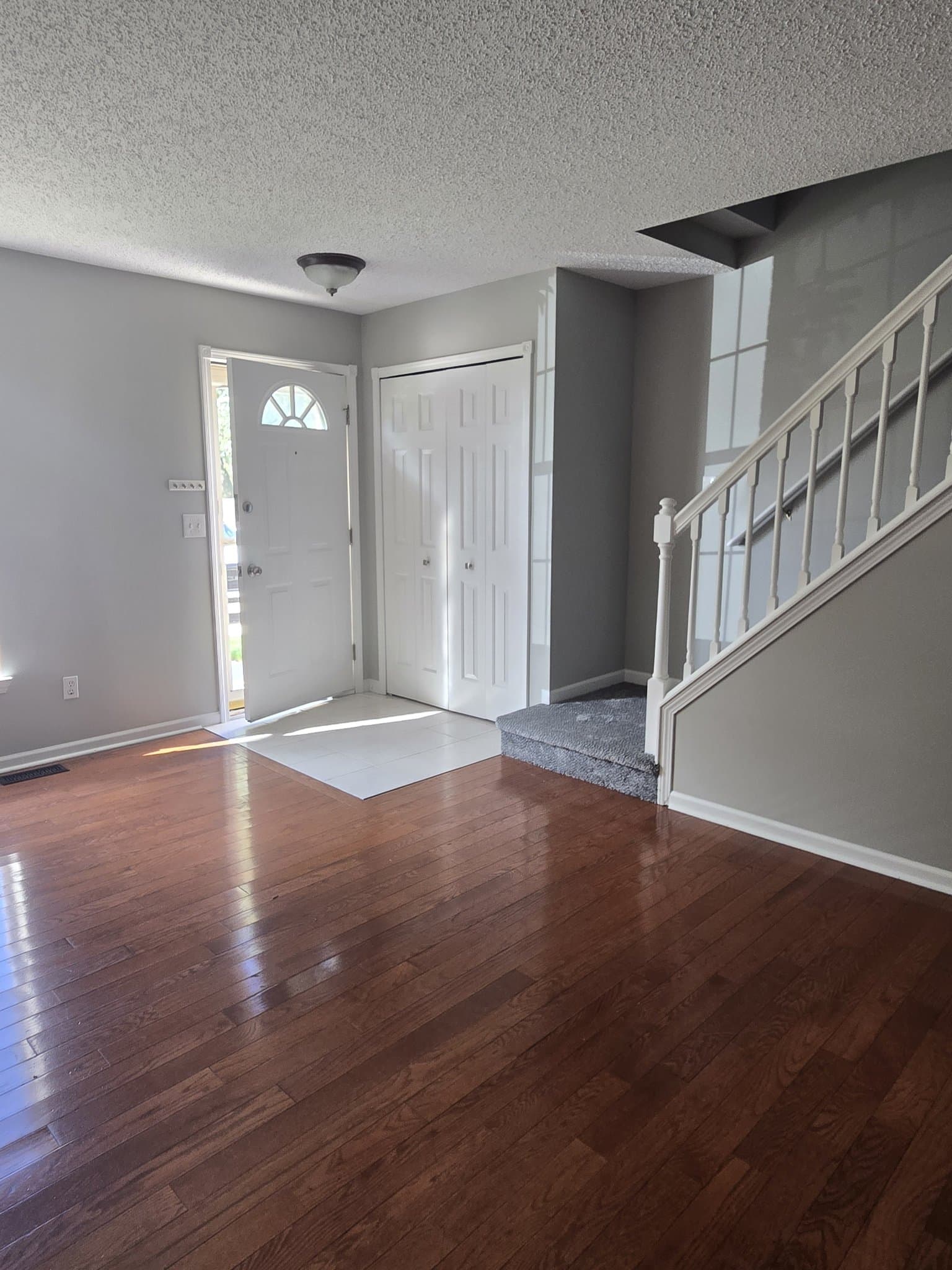 Gibraltar Condo: 29305 W. Jefferson Ave