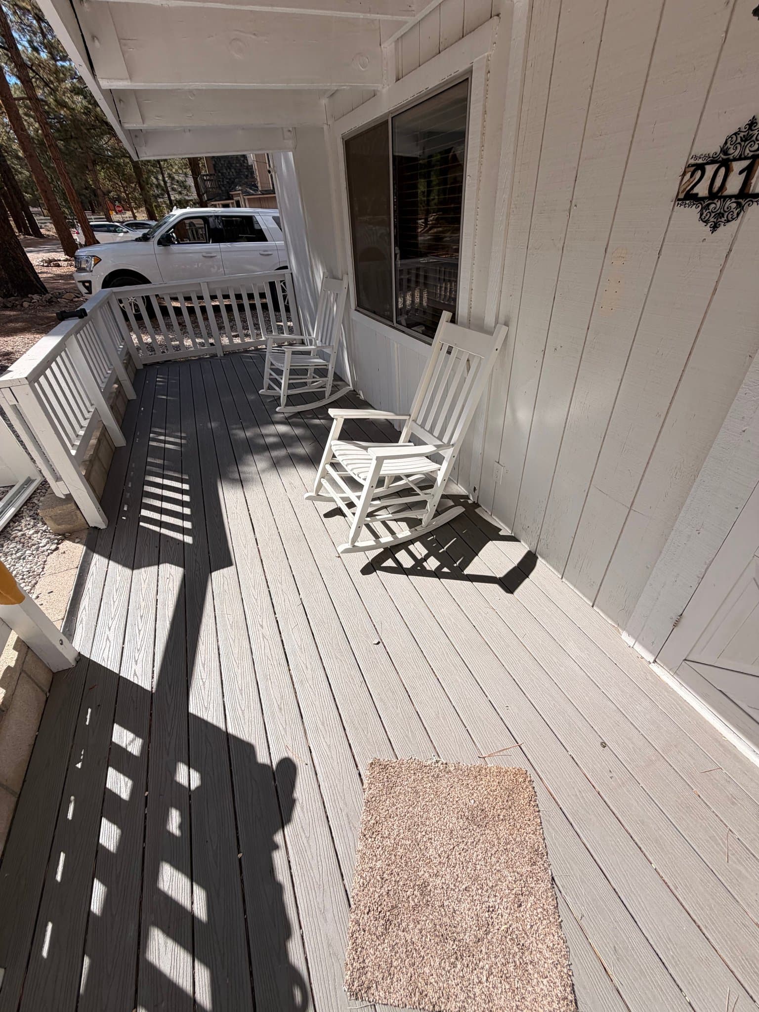 Big Bear City House: 2017 Manzanita Ln
