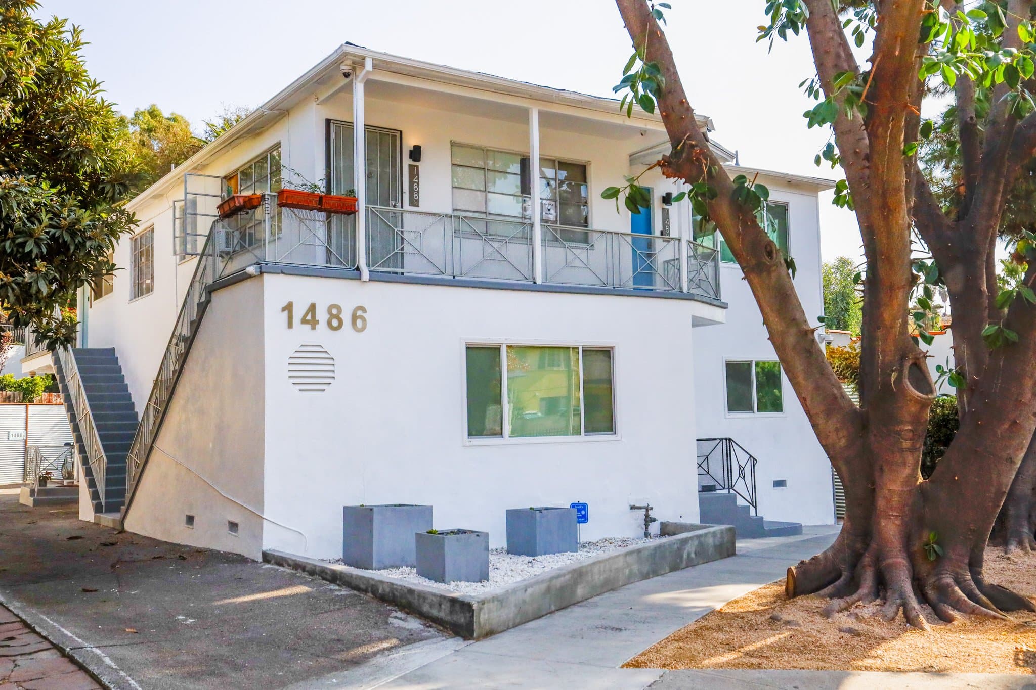 Los Angeles Apartment: 1486 Silver Lake Boulevard