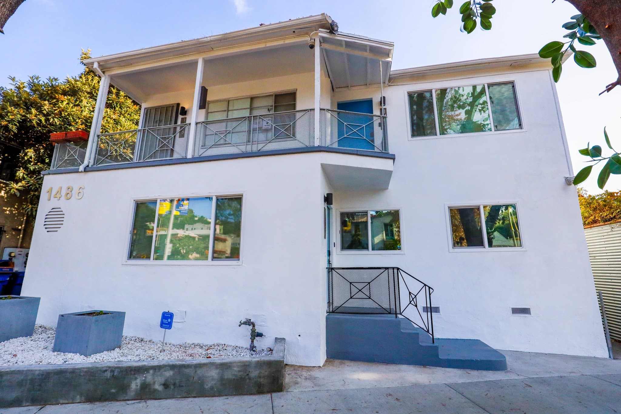 Los Angeles Apartment: 1486 Silver Lake Boulevard