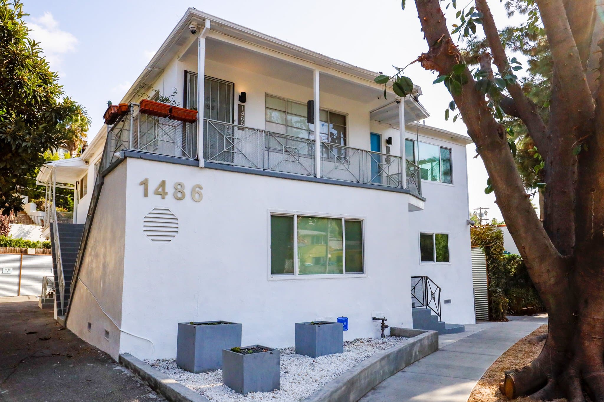 Los Angeles Apartment: 1486 Silver Lake Boulevard