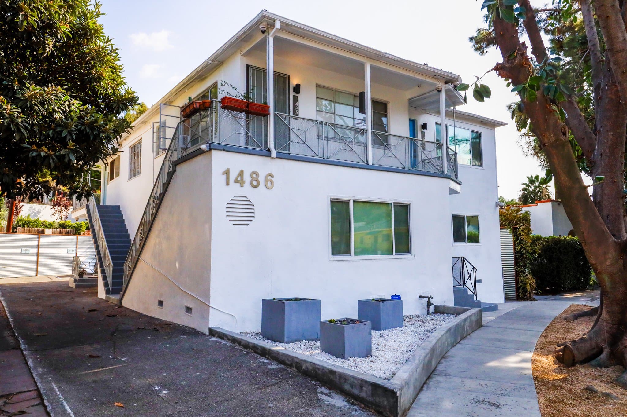 Los Angeles Apartment: 1486 Silver Lake Boulevard