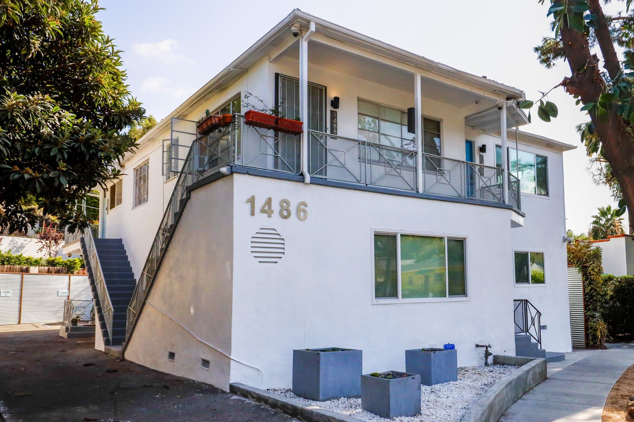 Los Angeles Apartment: 1486 Silver Lake Boulevard