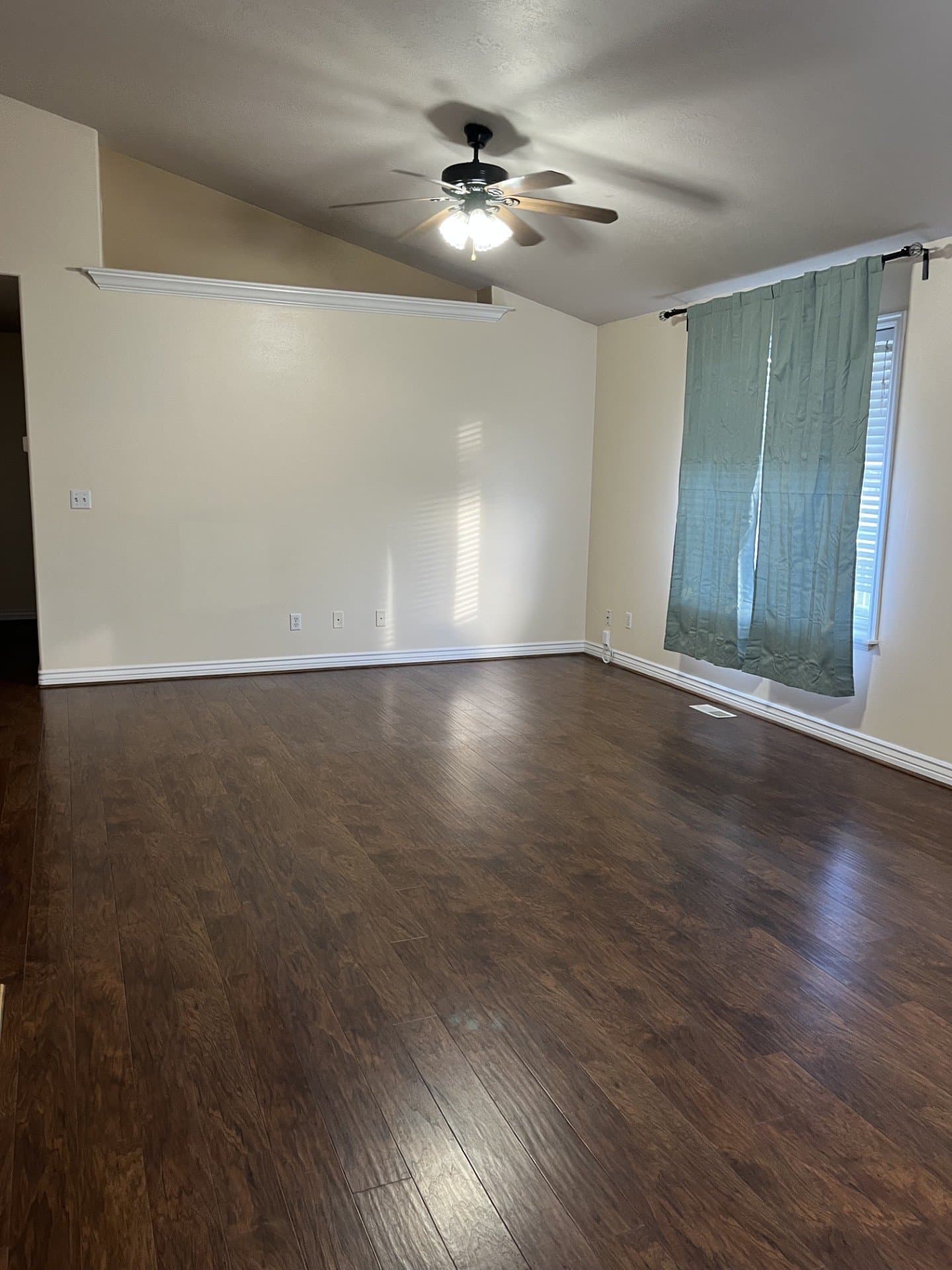 Eagle Mountain House: 1517 E Falcon Ln
