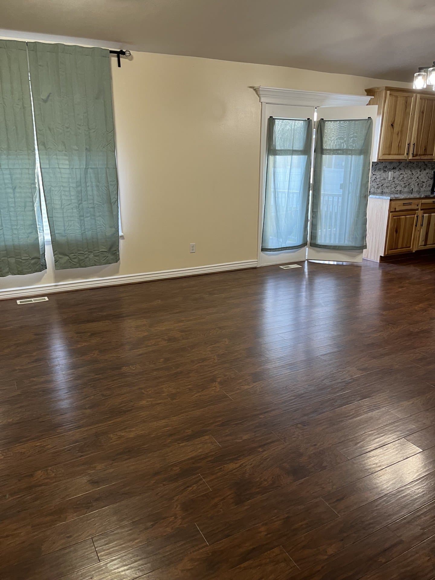 Eagle Mountain House: 1517 E Falcon Ln