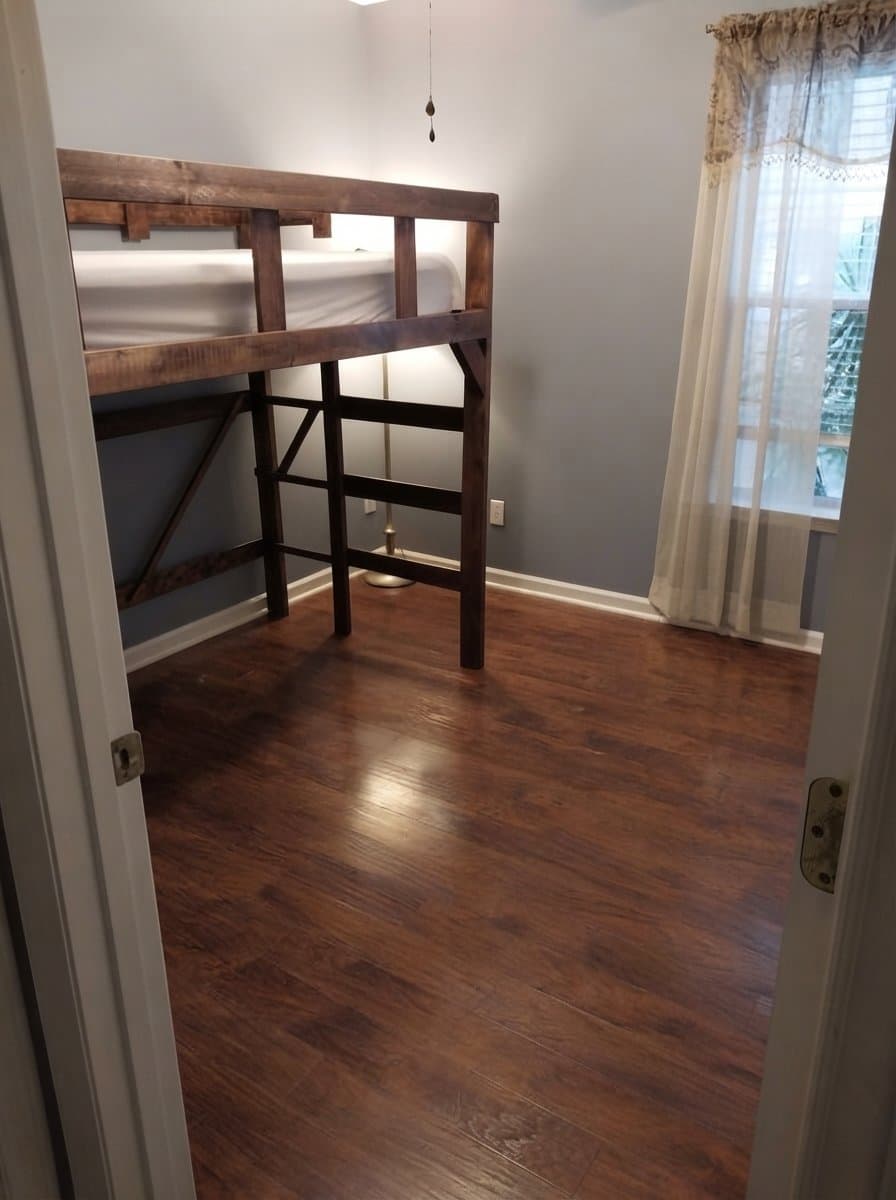 Apex Single Room: 933 Homestead Park Drive