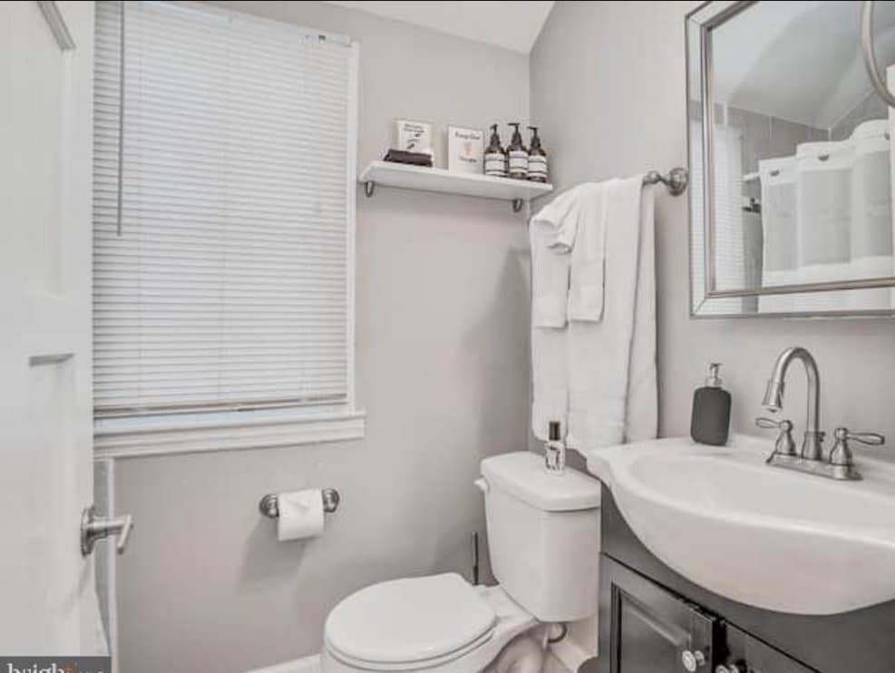 Alexandria Townhome: 5812 N Kings Hwy