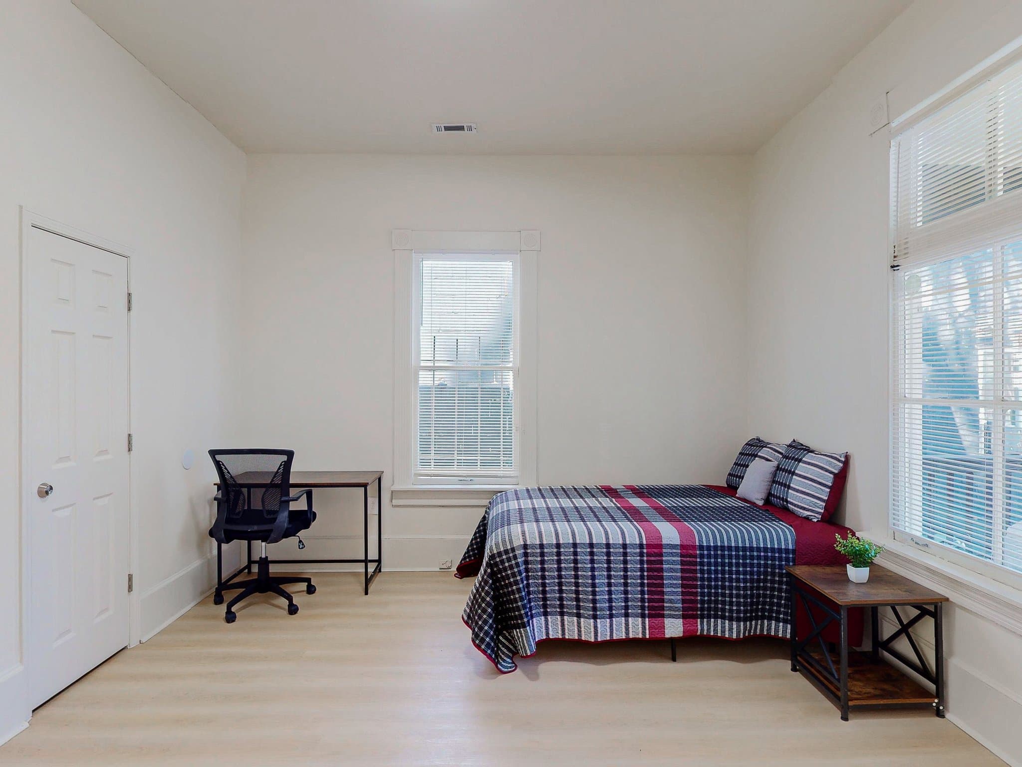 Atlanta House: 851 McDaniel Street Southwest