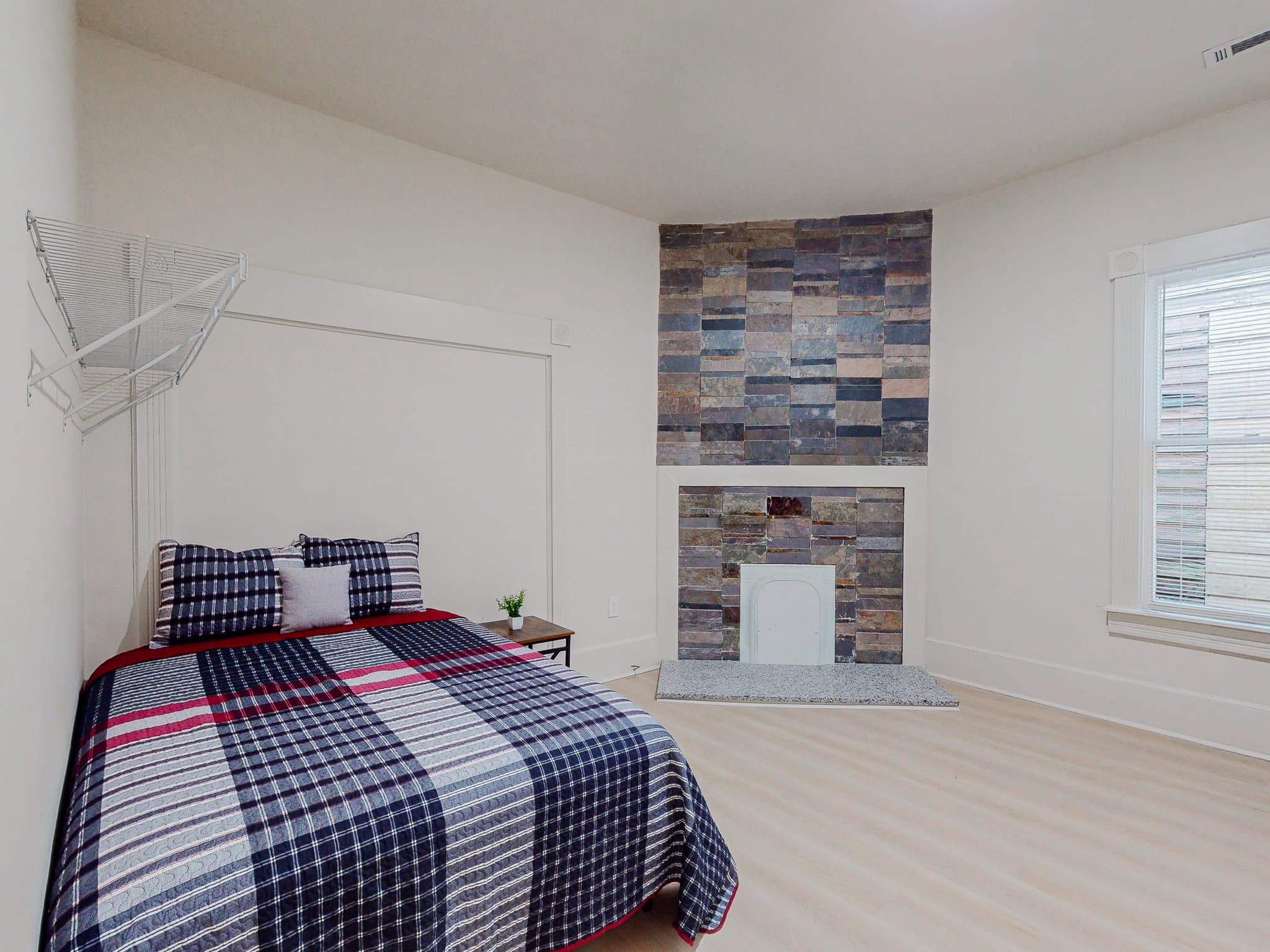 Atlanta House: 851 McDaniel Street Southwest