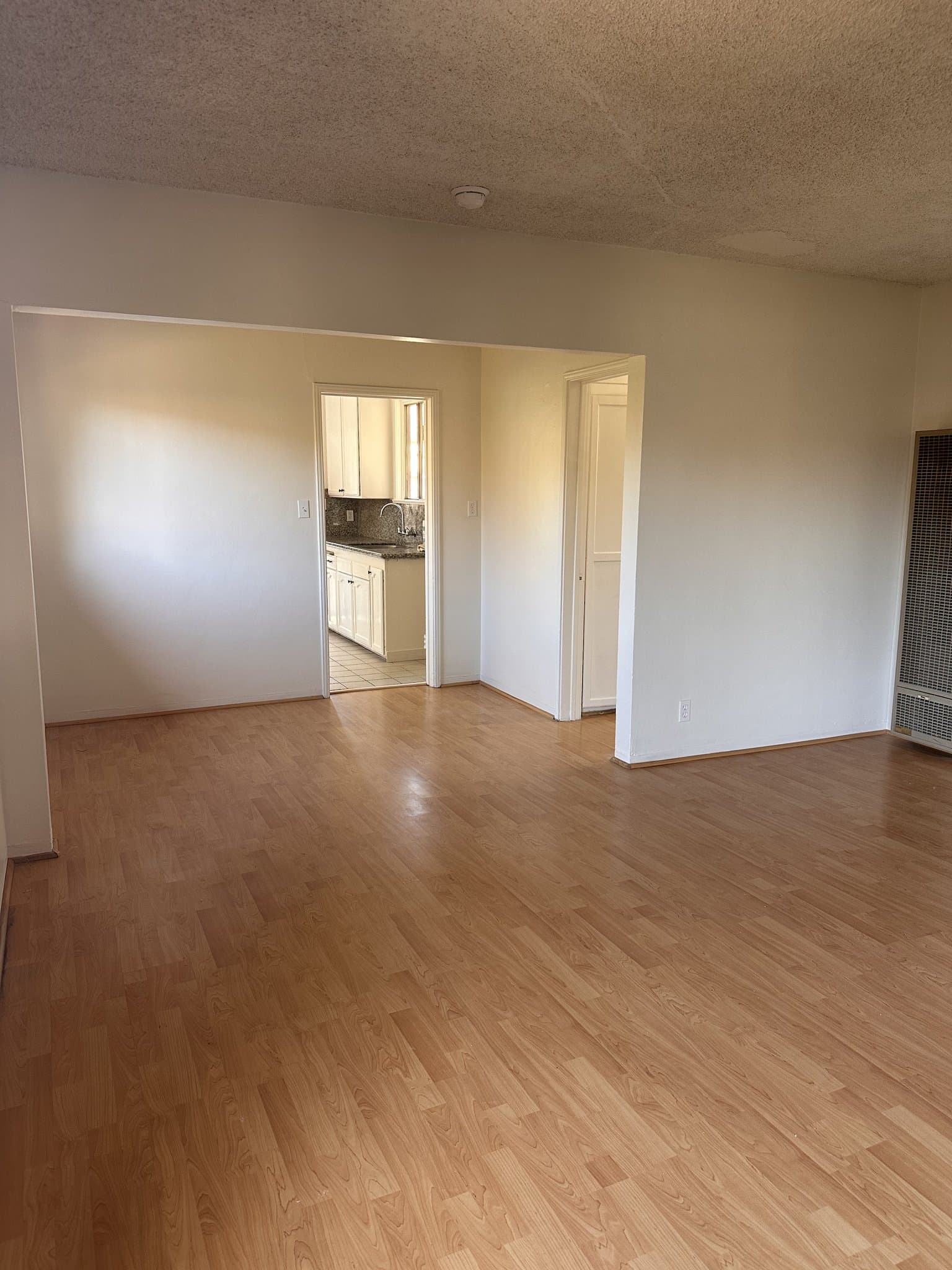Glendale Apartment: 1137 N Verdugo Rd