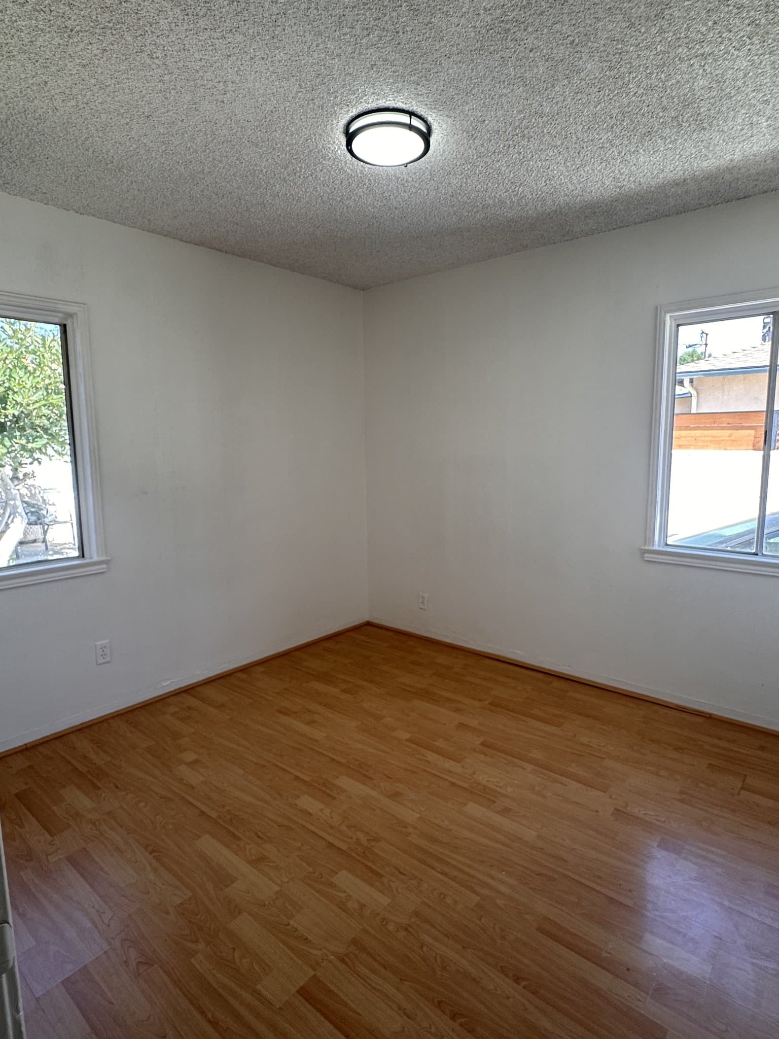 Glendale Apartment: 1137 N Verdugo Rd