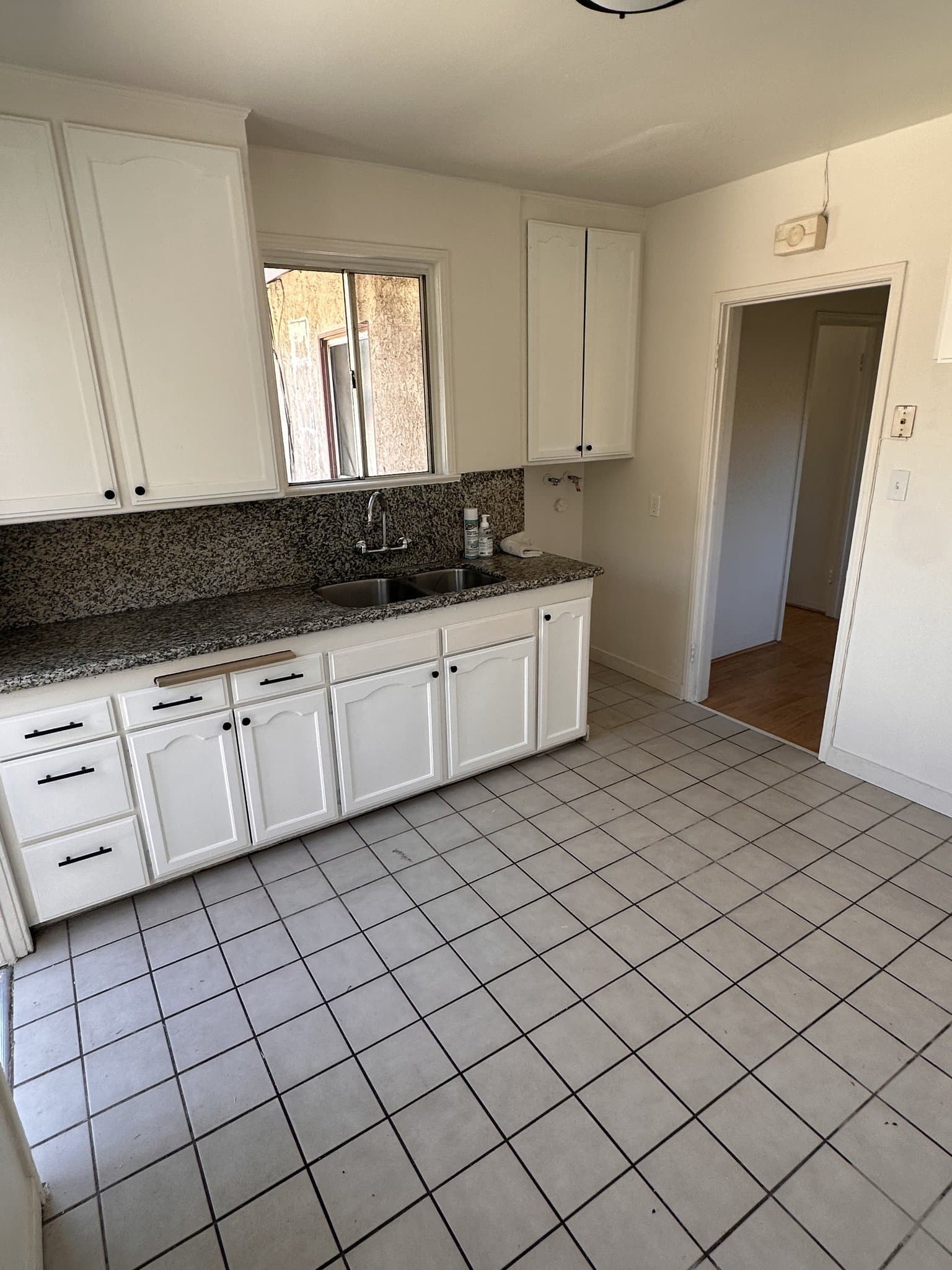 Glendale Apartment: 1137 N Verdugo Rd