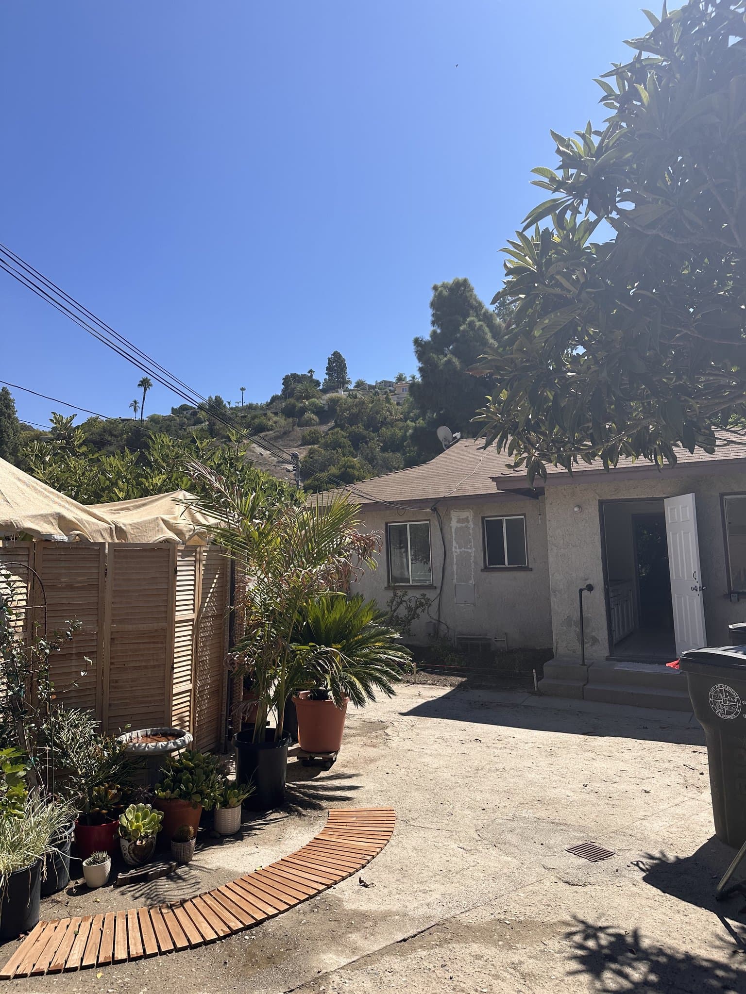 Glendale Apartment: 1137 N Verdugo Rd