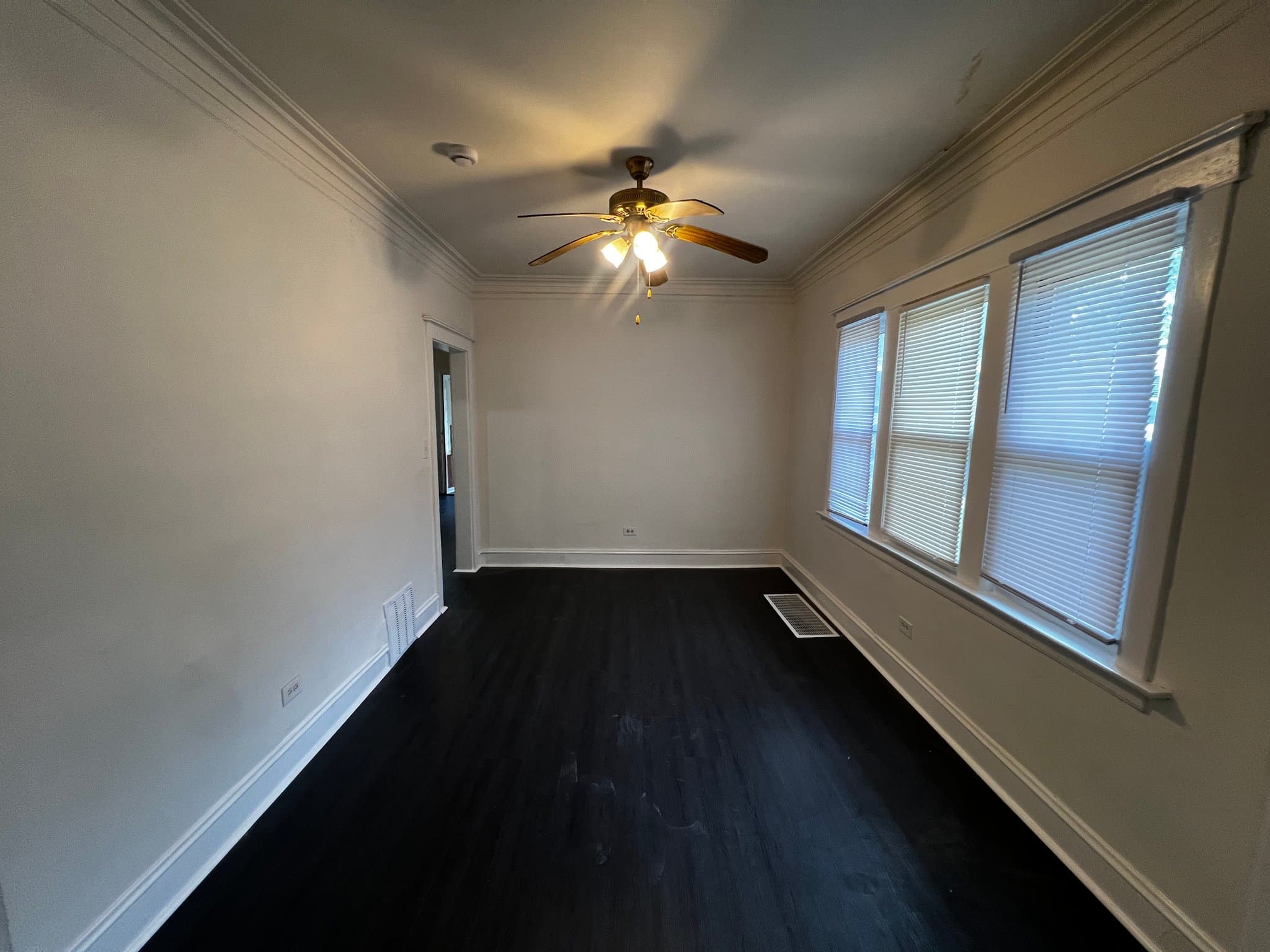 Chicago House: 7726 S Champlain Ave