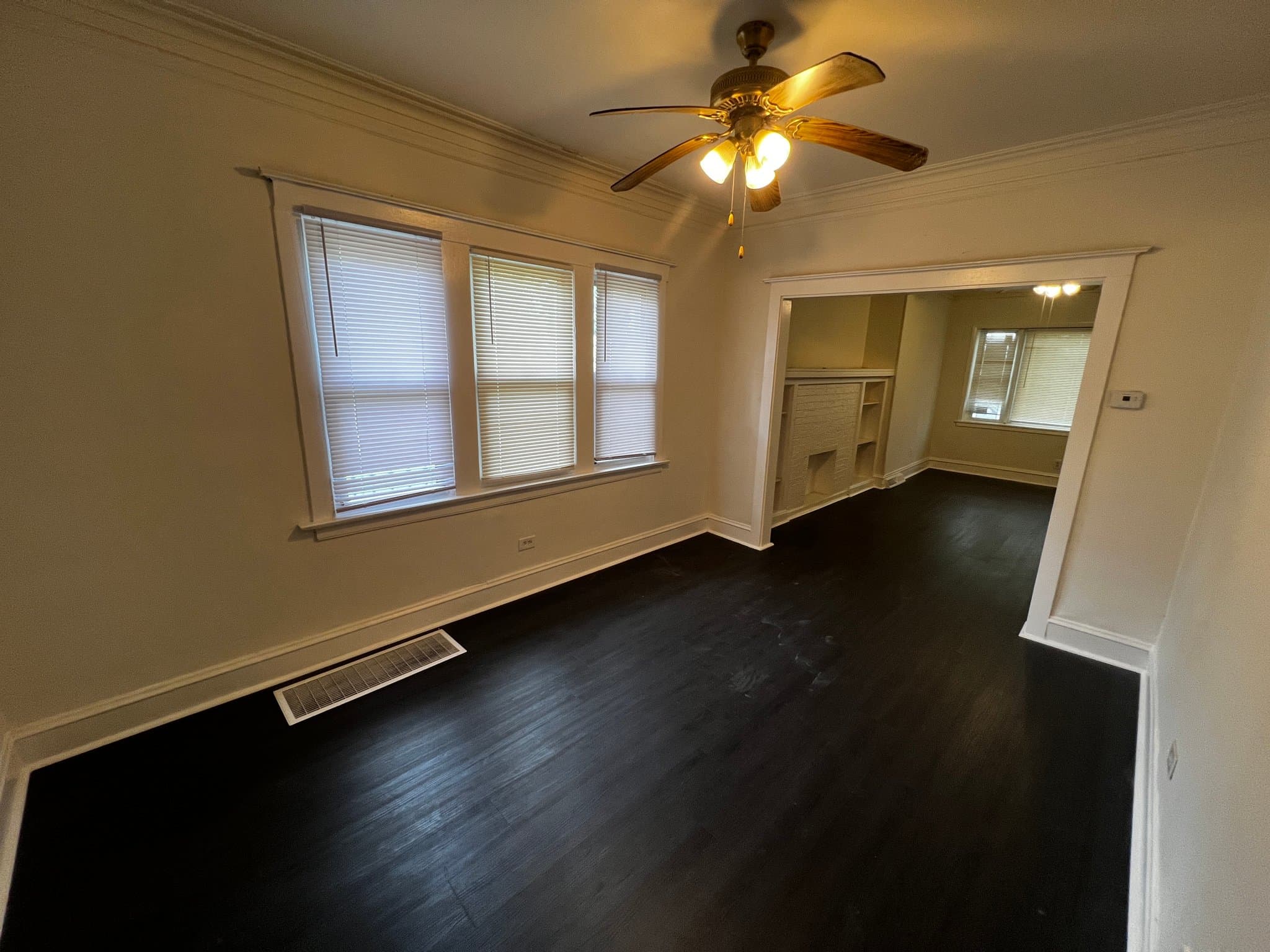 Chicago House: 7726 S Champlain Ave