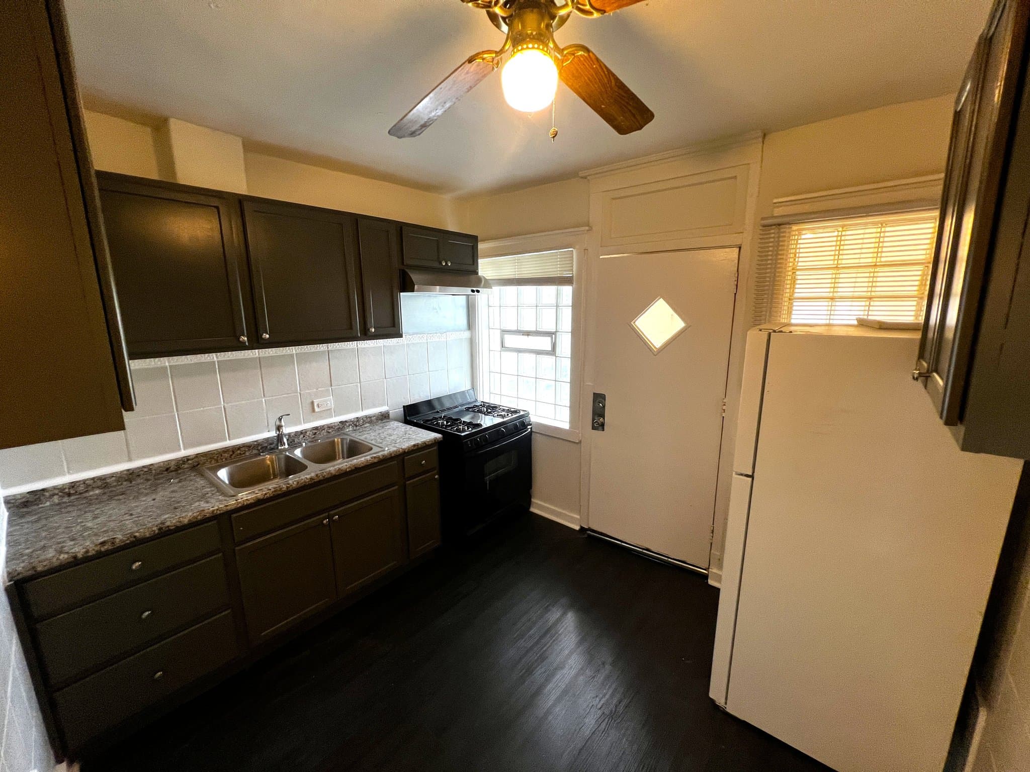 Chicago House: 7726 S Champlain Ave