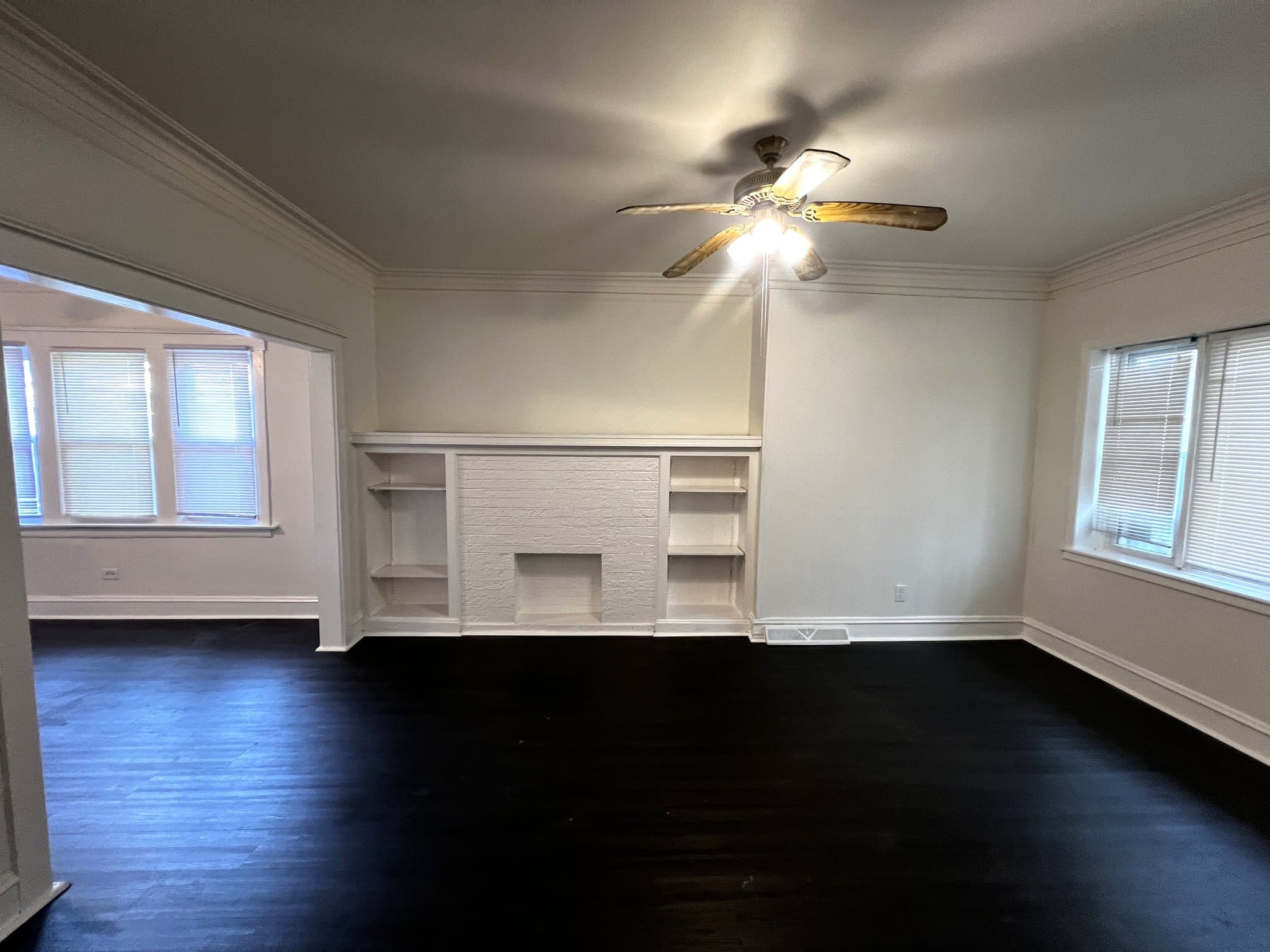 Chicago House: 7726 S Champlain Ave