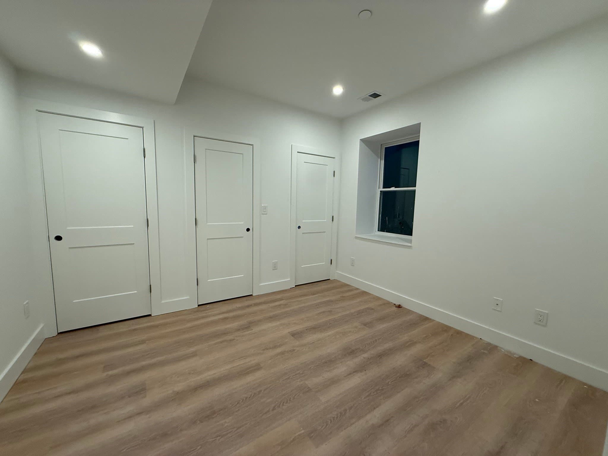 Newton Multiplex: 75 Floral St