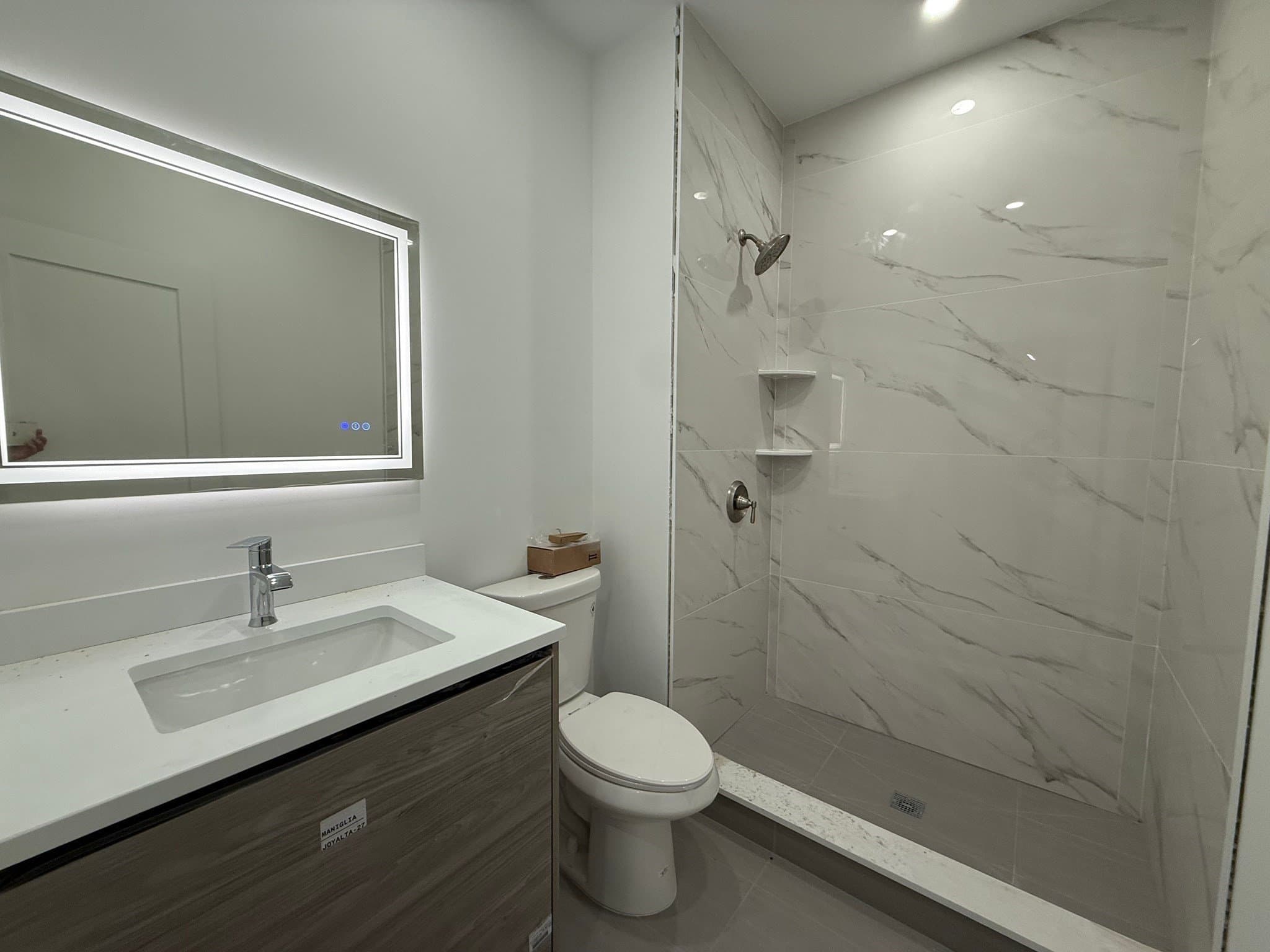 Newton Multiplex: 75 Floral St