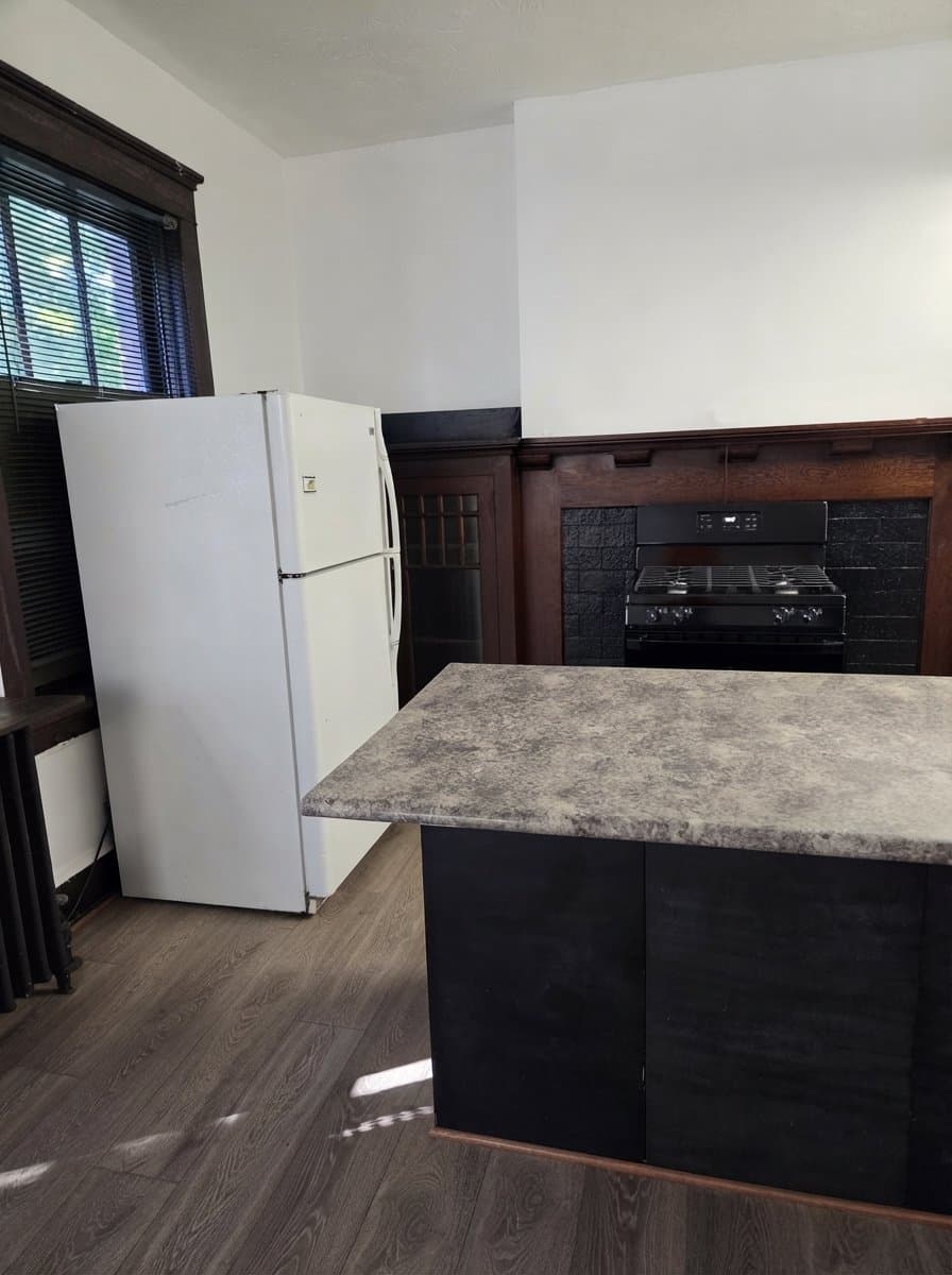 Toledo Apartment: 648 Winthrop St
