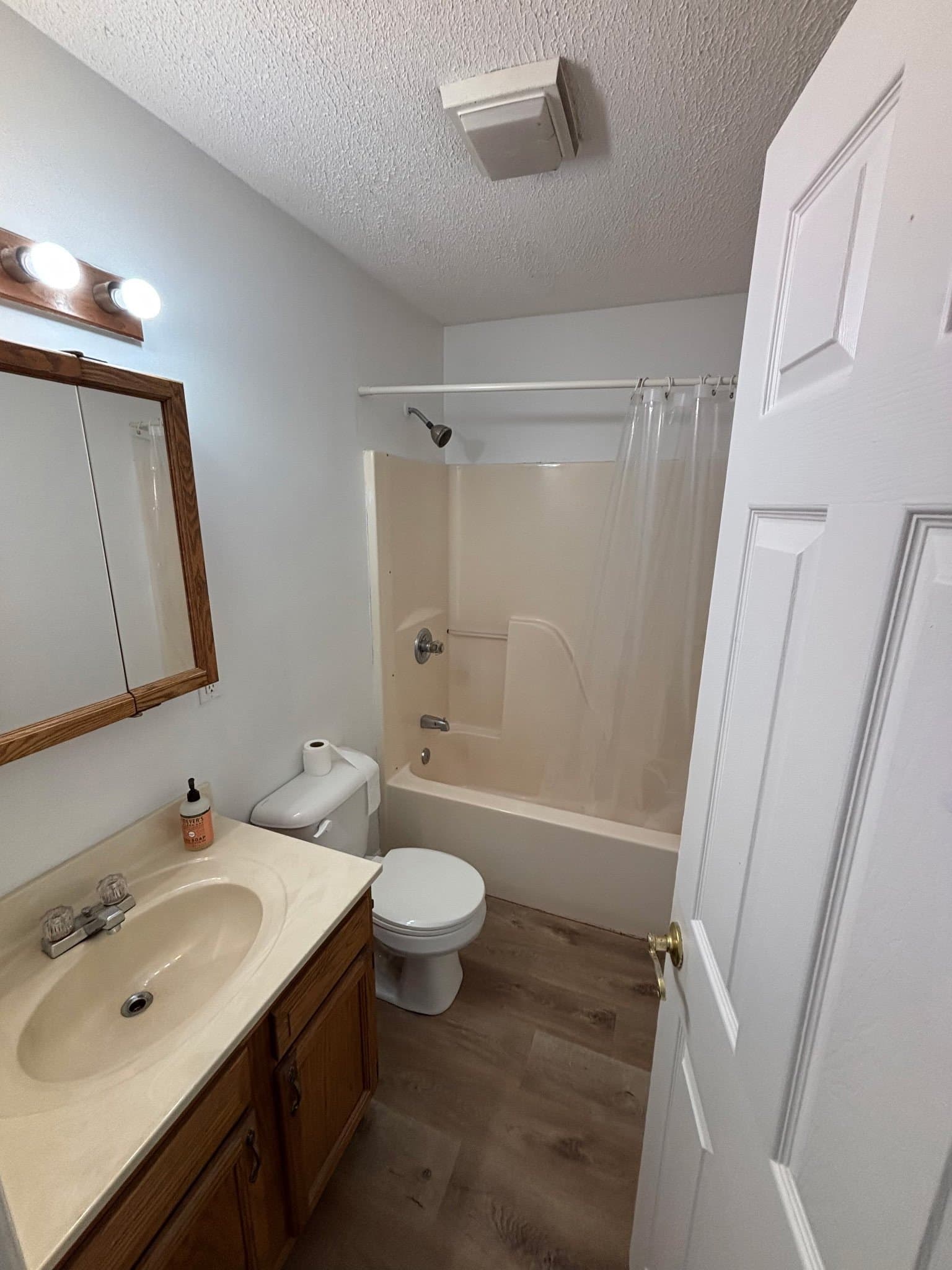 Blanchester Multiplex: 143 Orchard View Ln