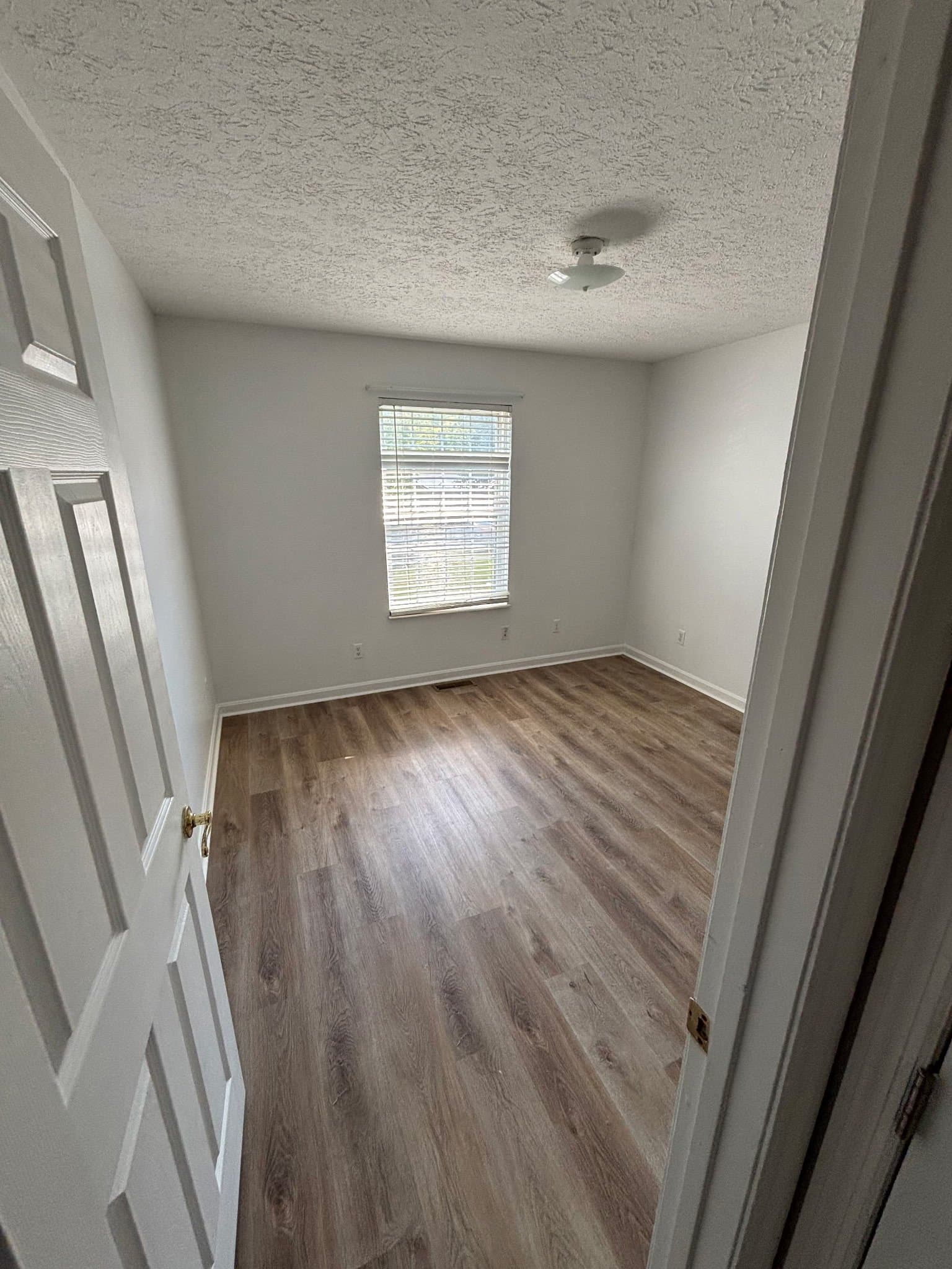 Blanchester Multiplex: 143 Orchard View Ln