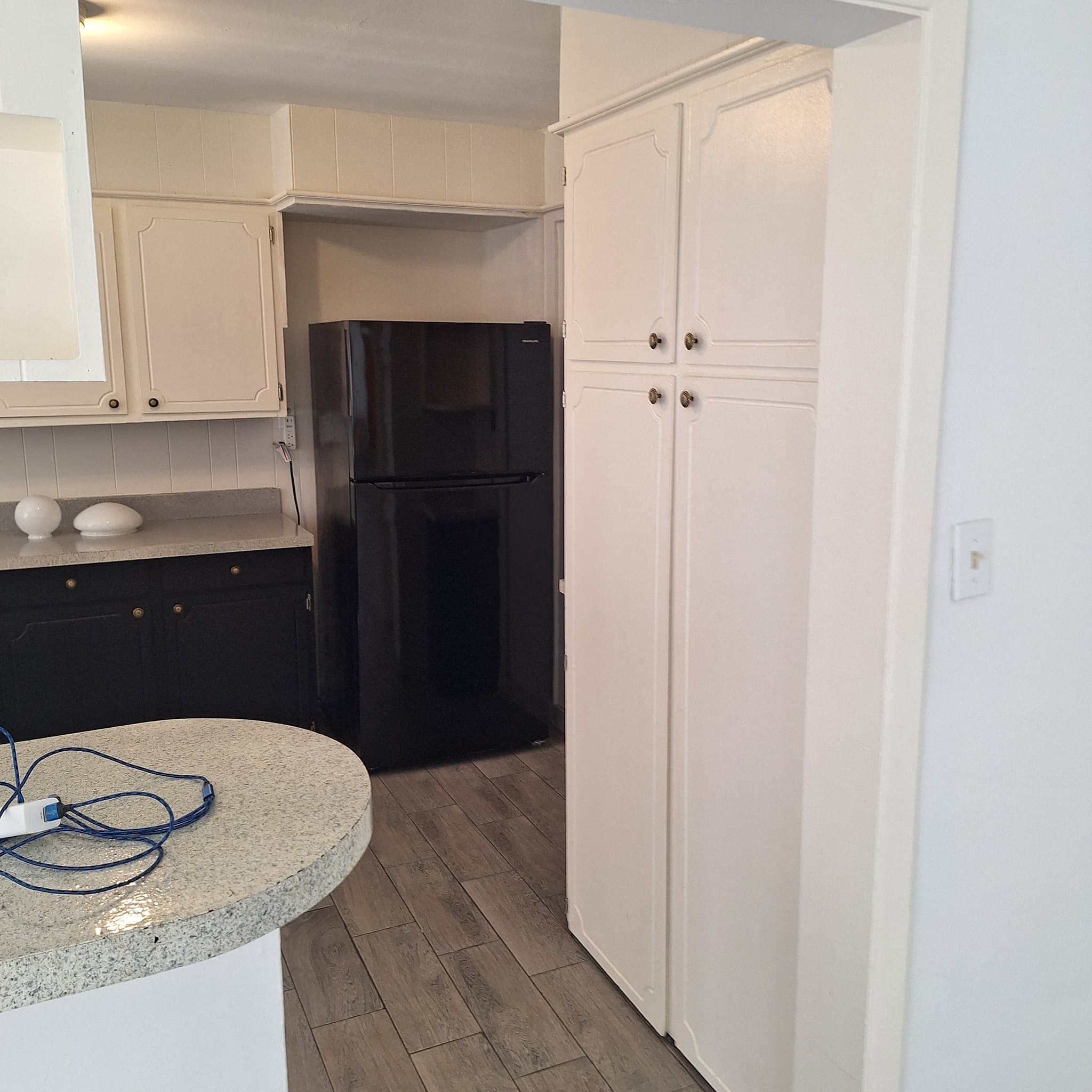 Houston House: 916 Adele St