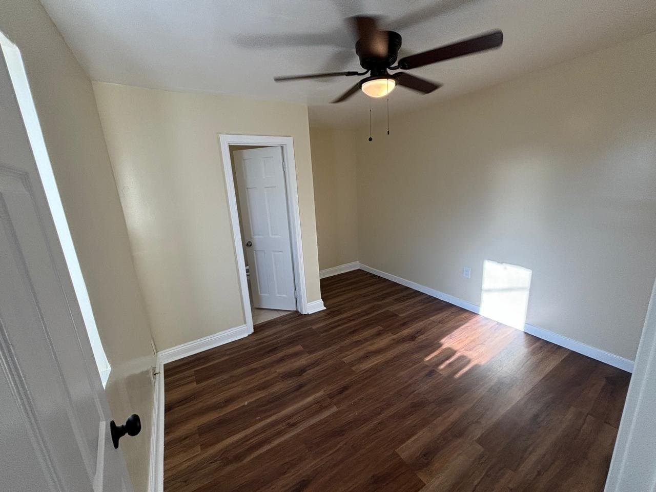 Los Angeles Single Room: 1336 W 73rd St , Los Angeles, CA 90044