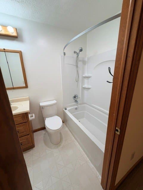 Columbus Condo: 2229 Hedgerow Rd