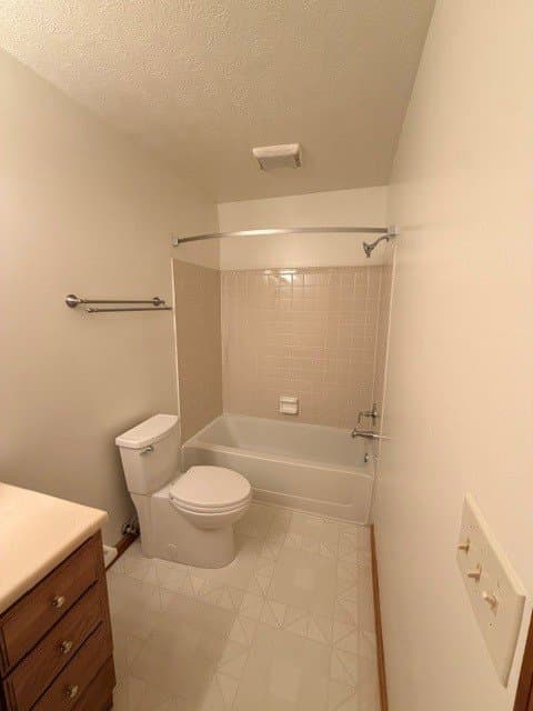 Columbus Condo: 2229 Hedgerow Rd