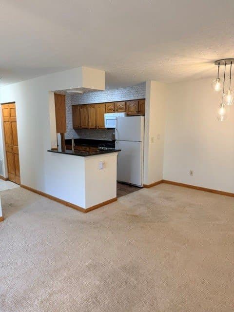 Columbus Condo: 2229 Hedgerow Rd