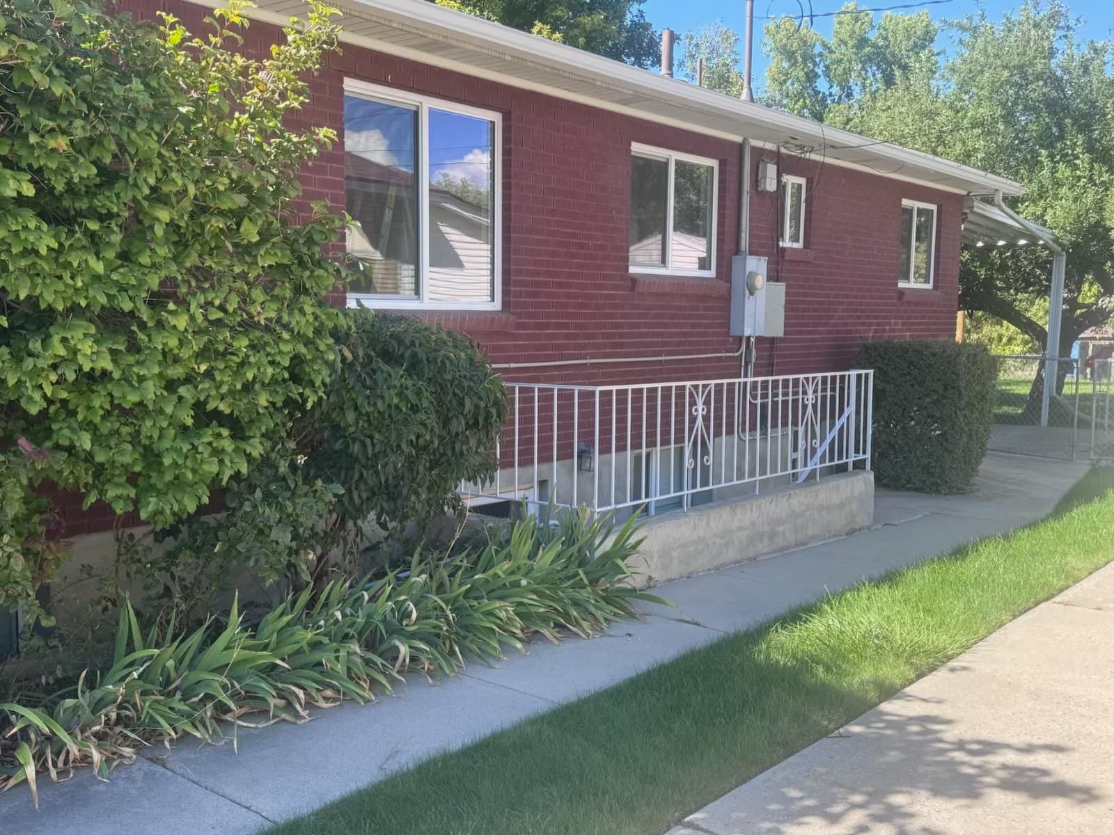 Murray House: 523 E Benbow St