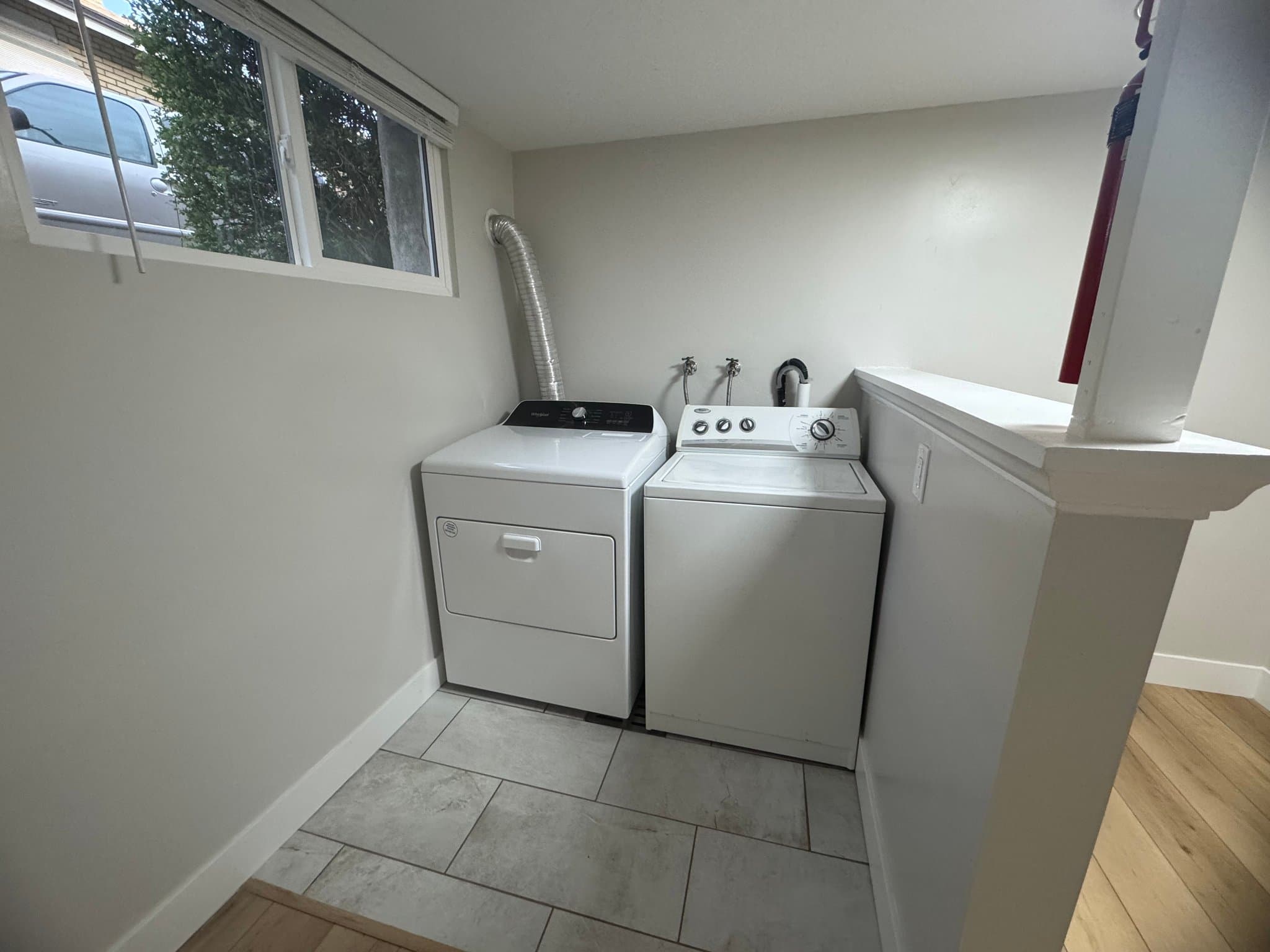 Murray House: 523 E Benbow St