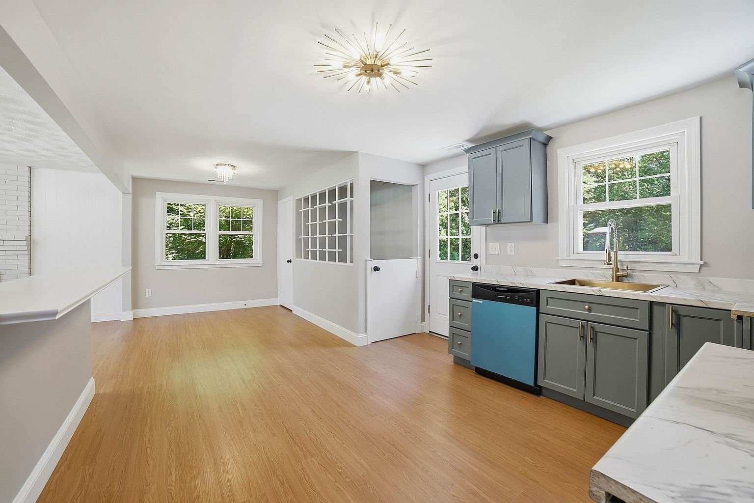 Shrewsbury Multiplex: 44 Topsfield Cir.