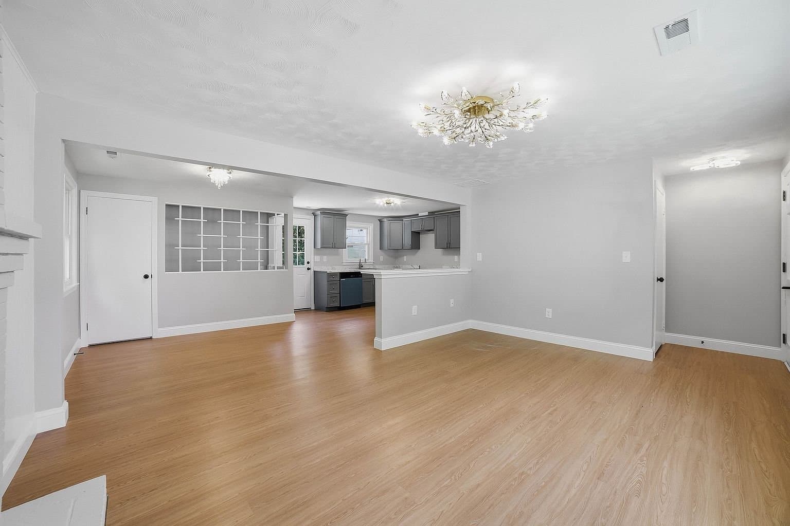 Shrewsbury Multiplex: 44 Topsfield Cir.