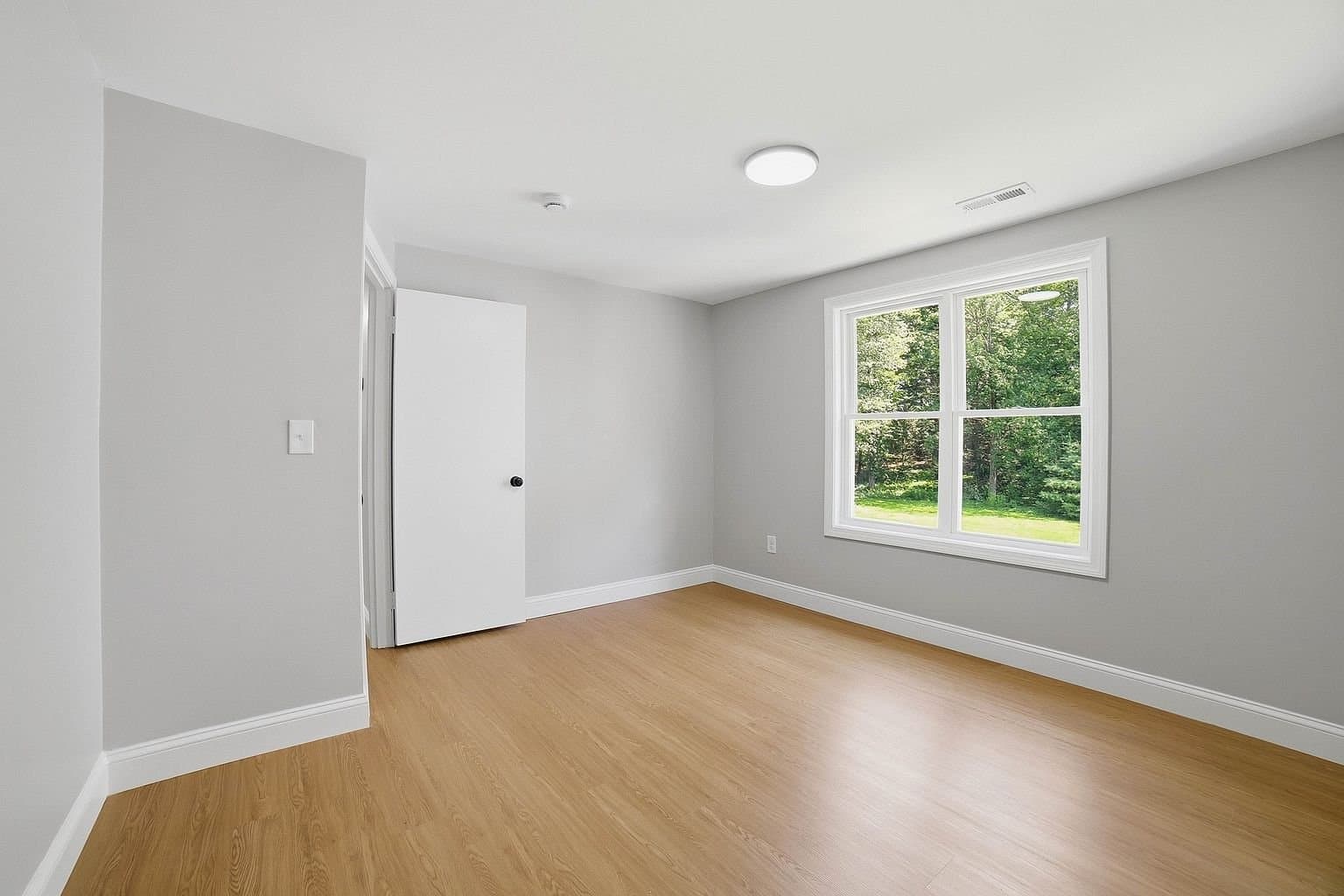 Shrewsbury Multiplex: 44 Topsfield Cir.