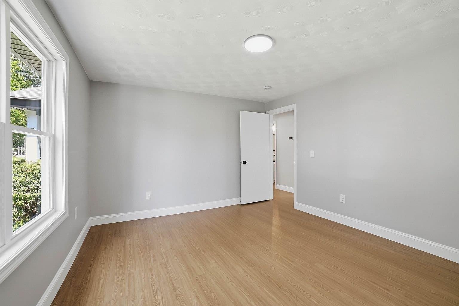 Shrewsbury Multiplex: 44 Topsfield Cir.