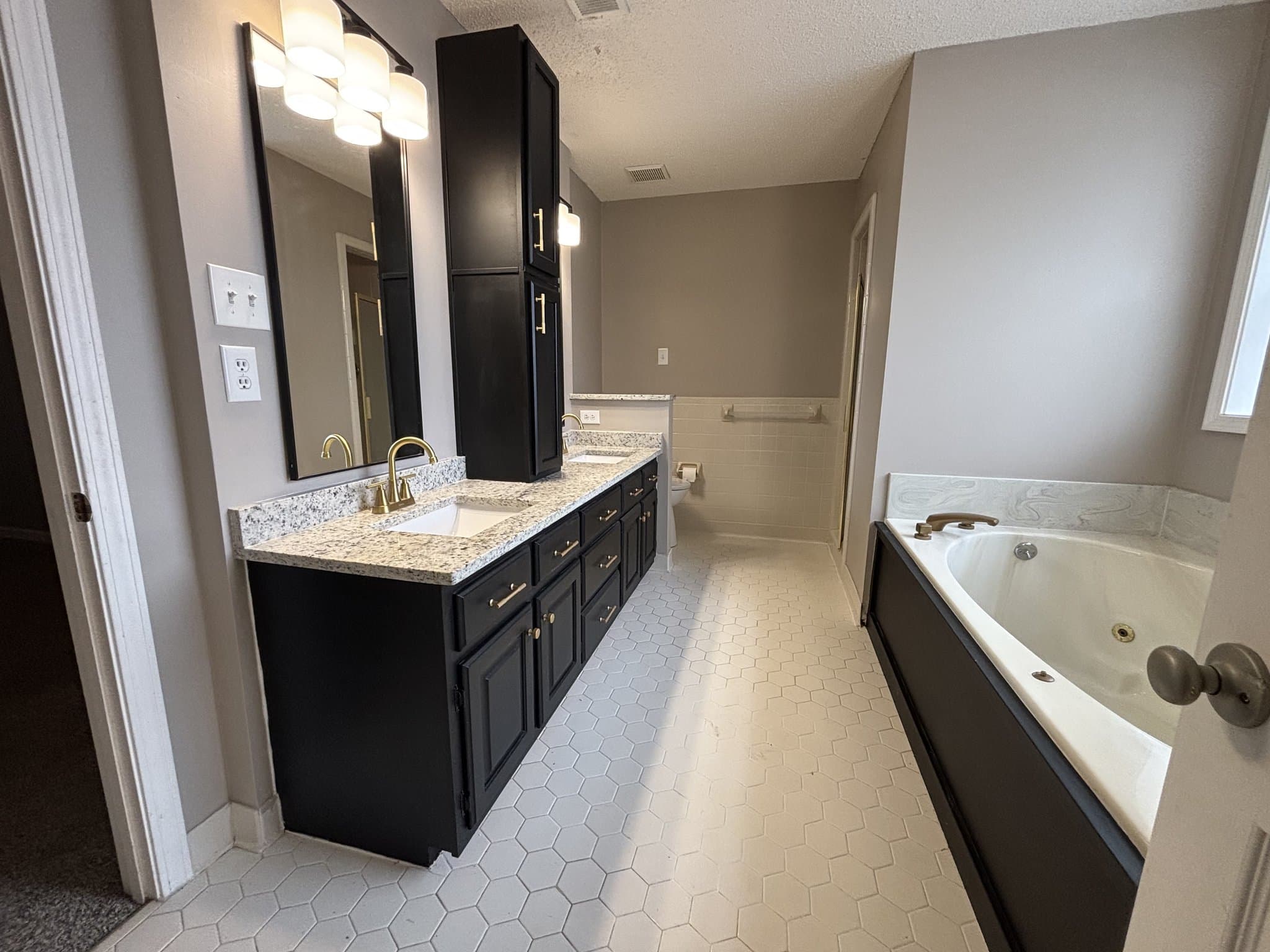 Bartlett House: 6117 Yorkhill Drive