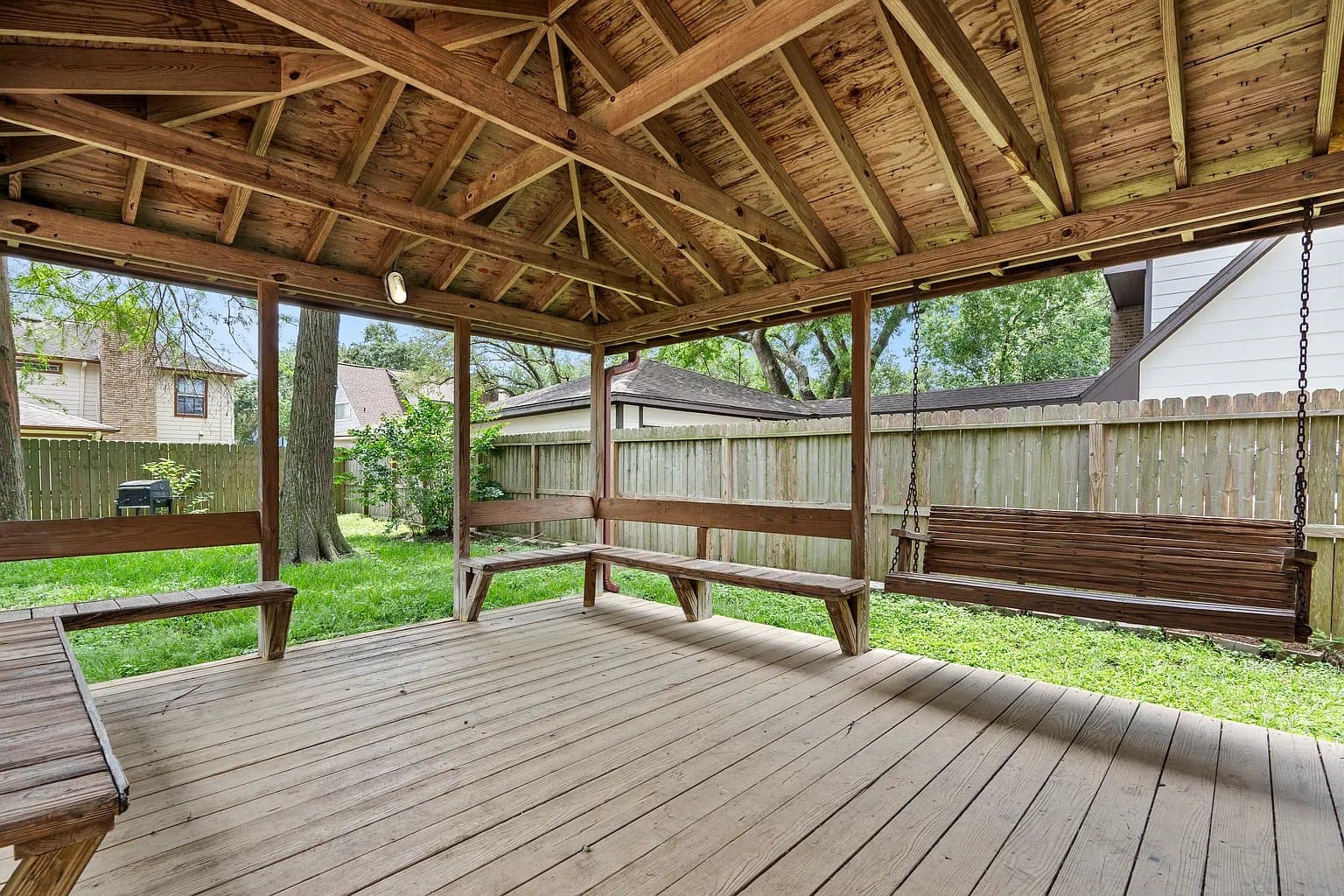 Houston House: 604 lochnell dr