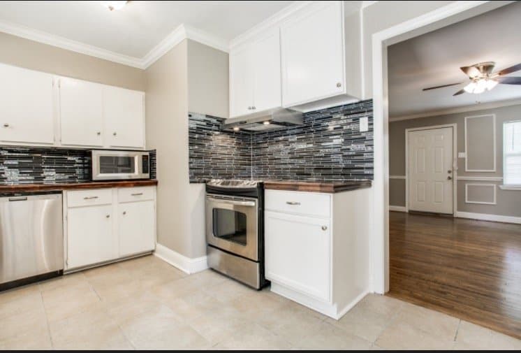 Mesquite House: 3401 Sidney Dr