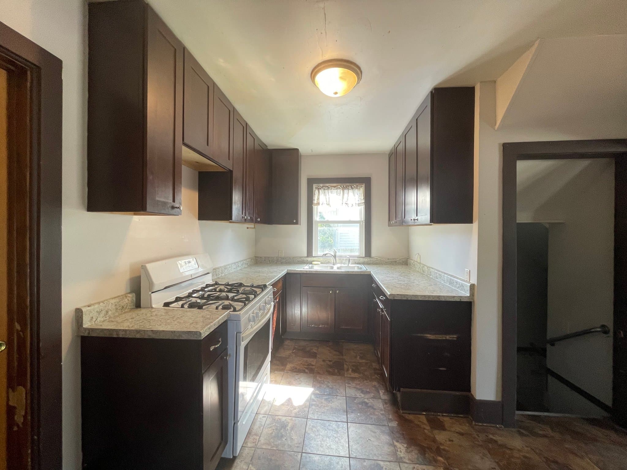Kenosha House: 7229 Sheridan Road