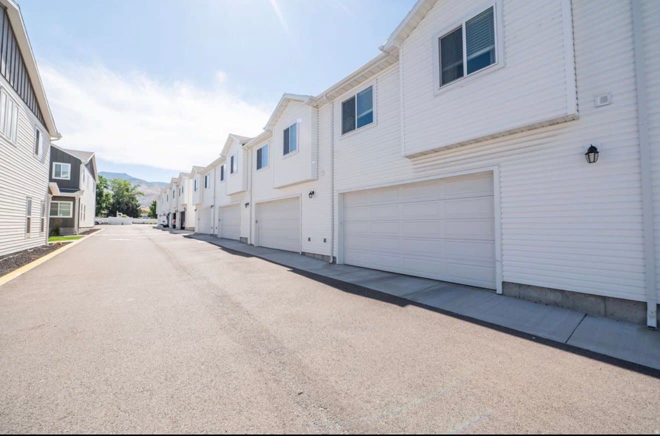Smithfield Townhome: 46 W 460 N