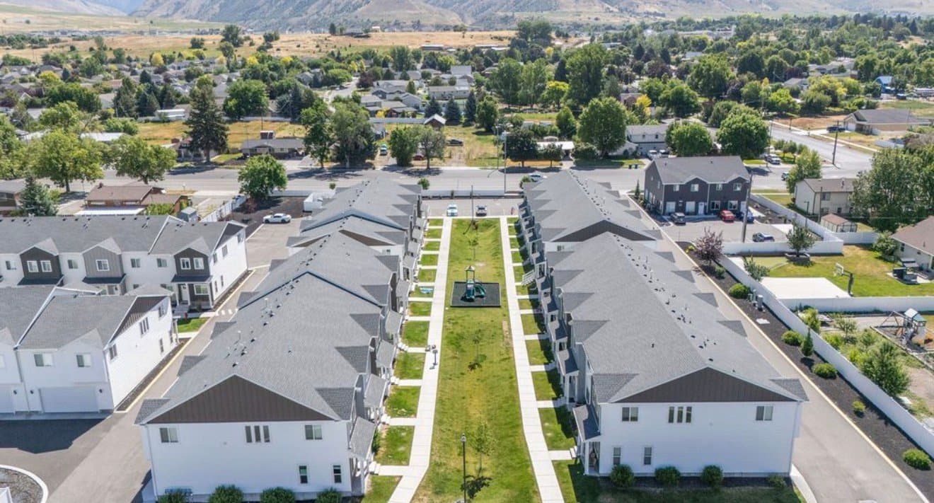 Smithfield Townhome: 46 W 460 N