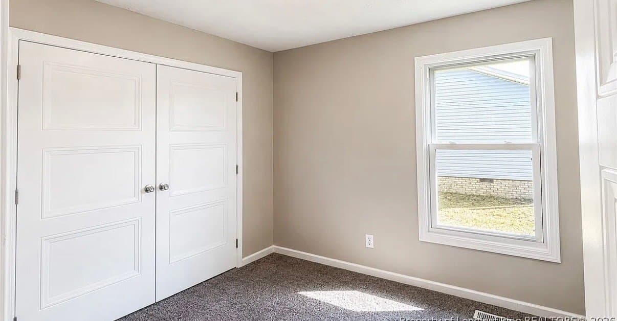 Fayetteville House: 6873 Kingsgate Dr