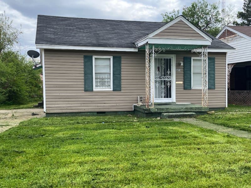 Memphis House: 273 West Essex Ave