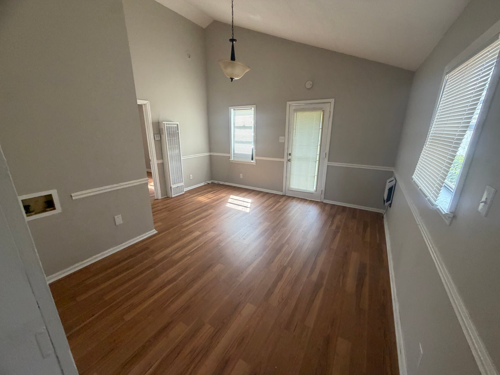 Memphis House: 273 West Essex Ave