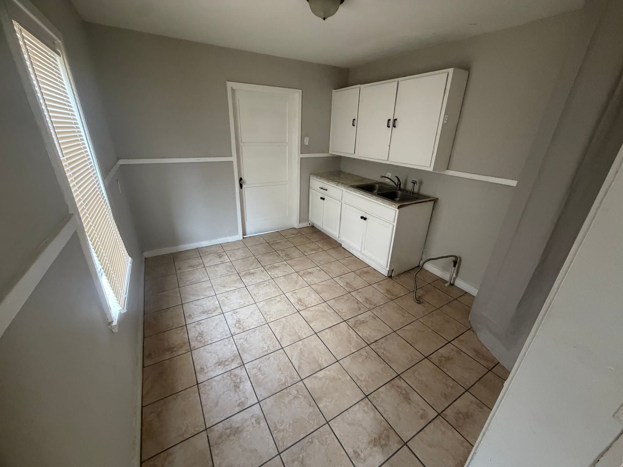 Memphis House: 273 West Essex Ave